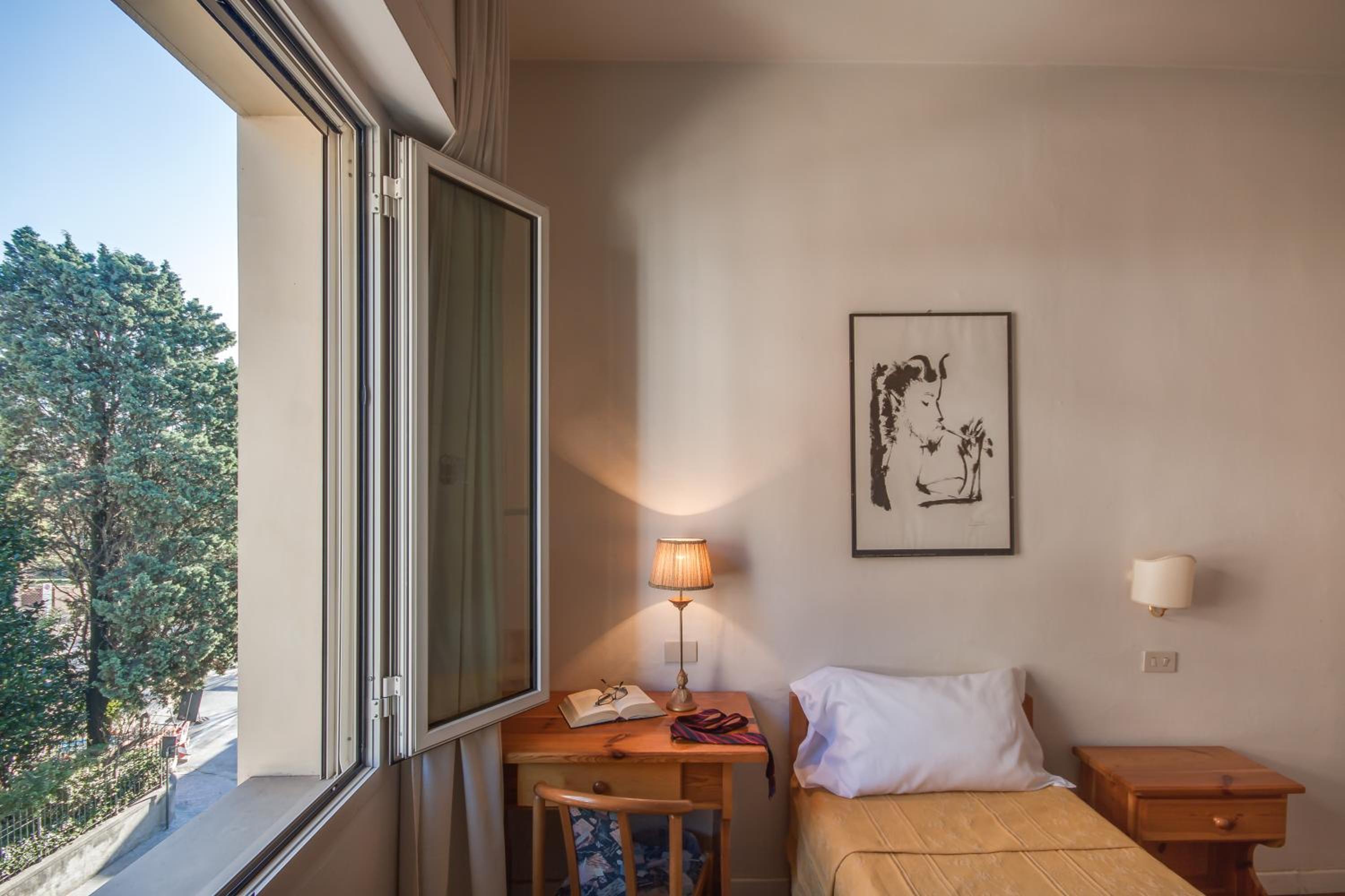 Single Room photo 2