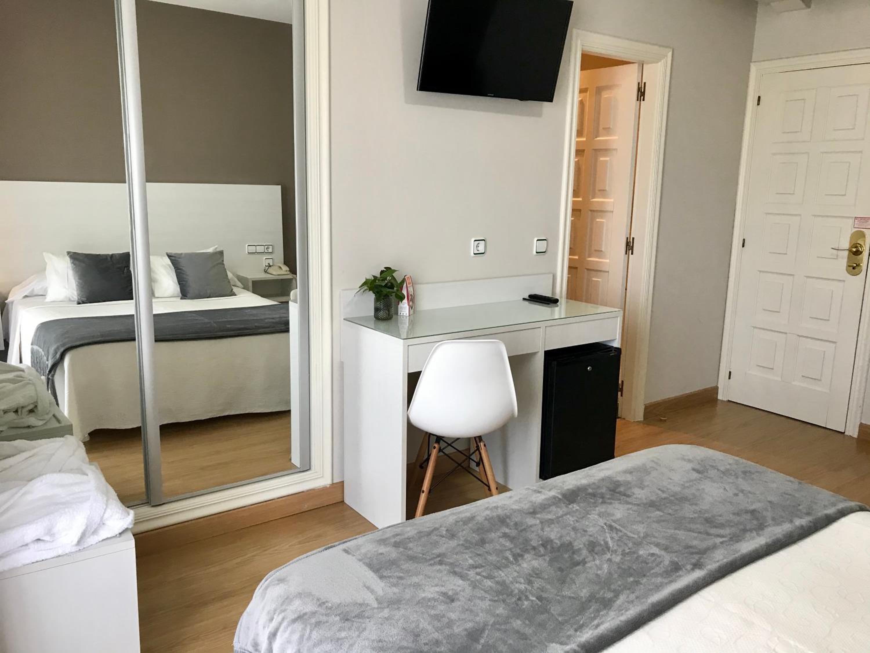 Superior Double Room - Photo 6