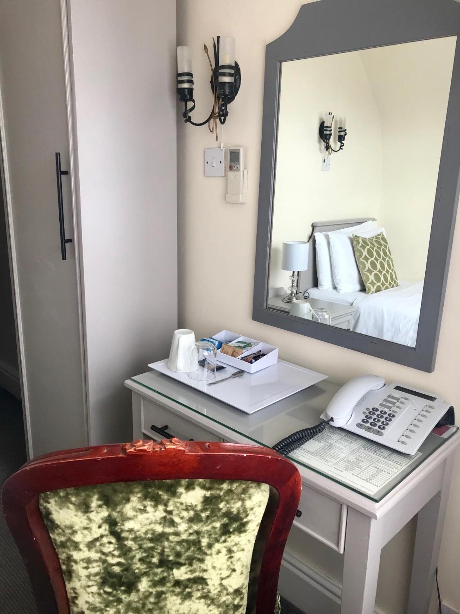 Small Single Room photo 1