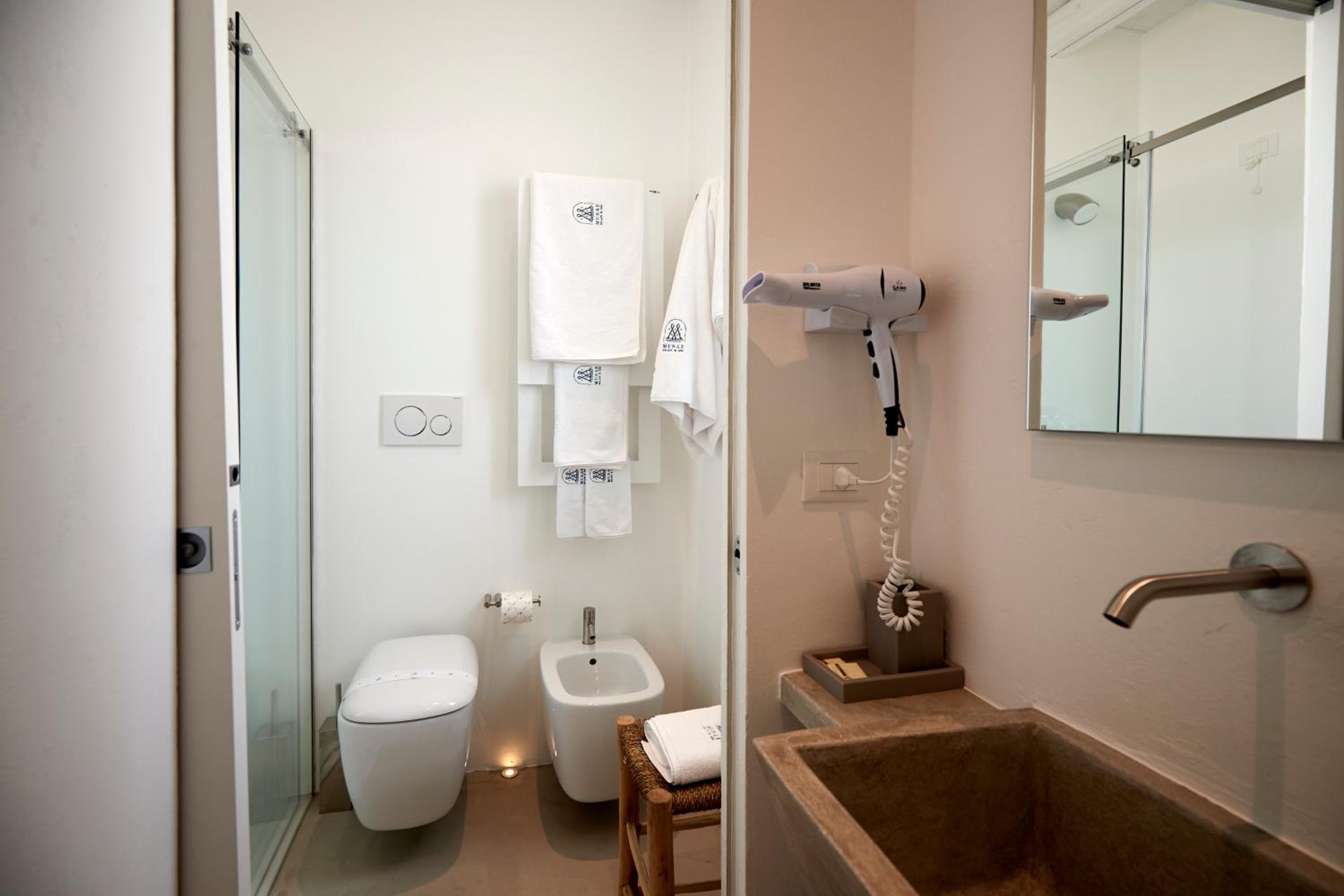 Double Room with Spa Bath - Photo 5