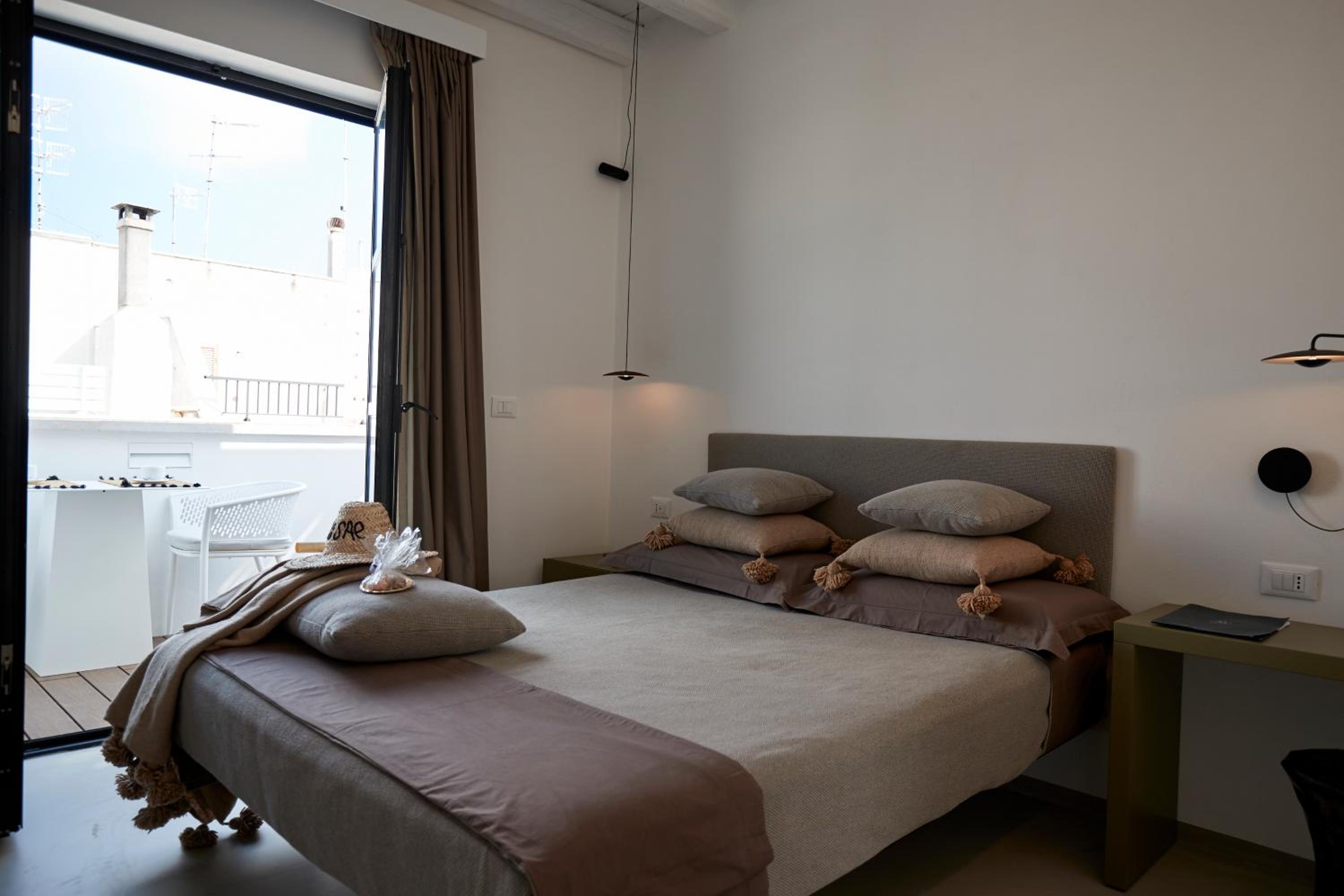 Double Room with Spa Bath - Photo 1