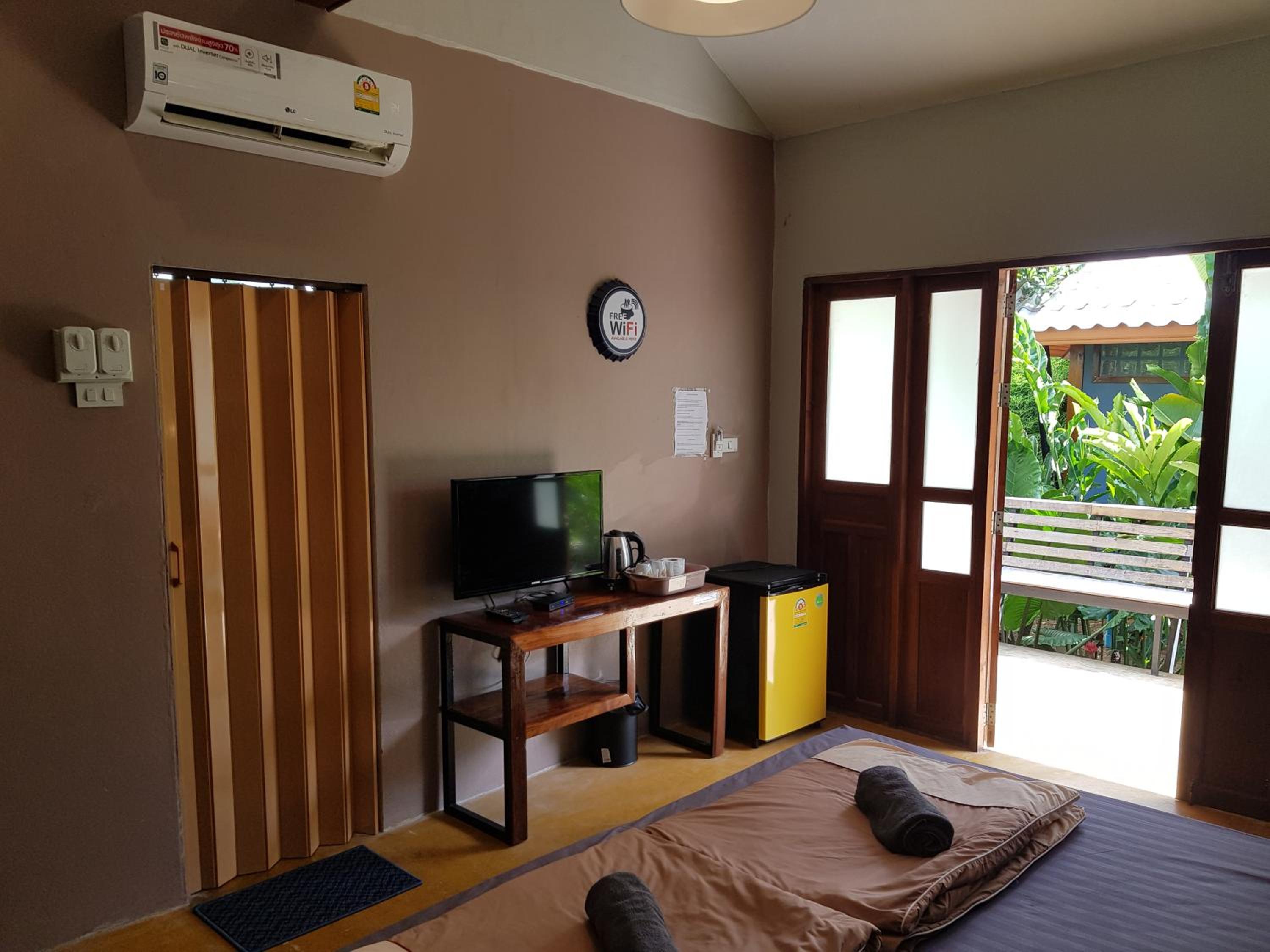 Standard King Room photo 1