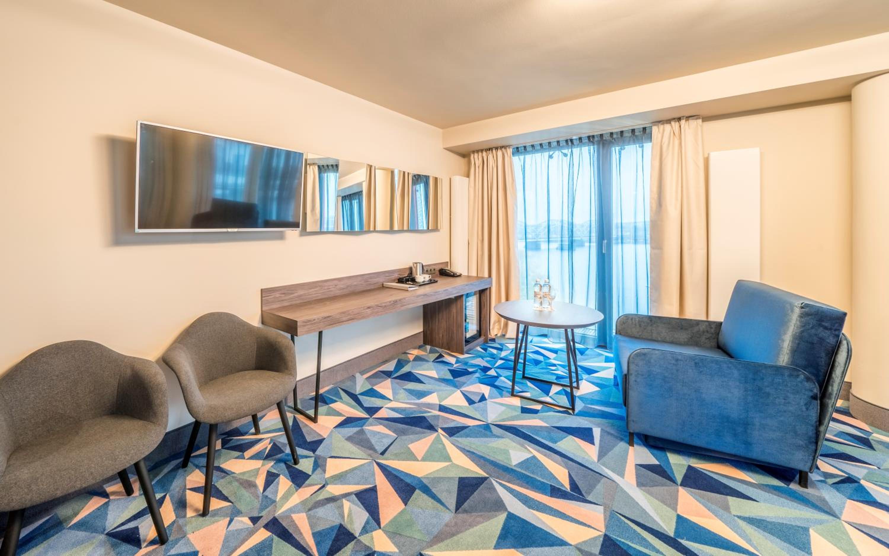 "Riverside" Deluxe Room - Photo 7
