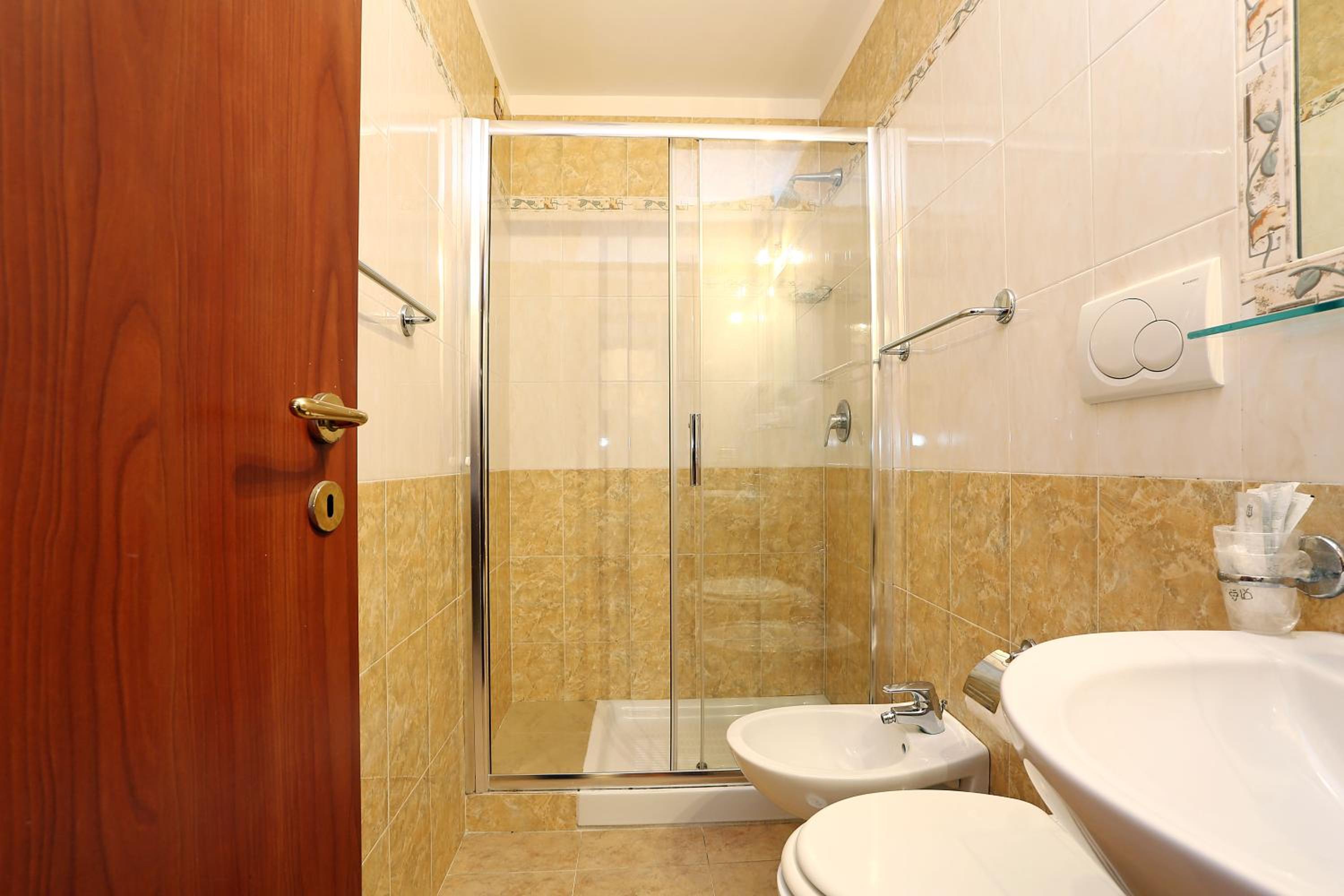 Small Double Room photo 2