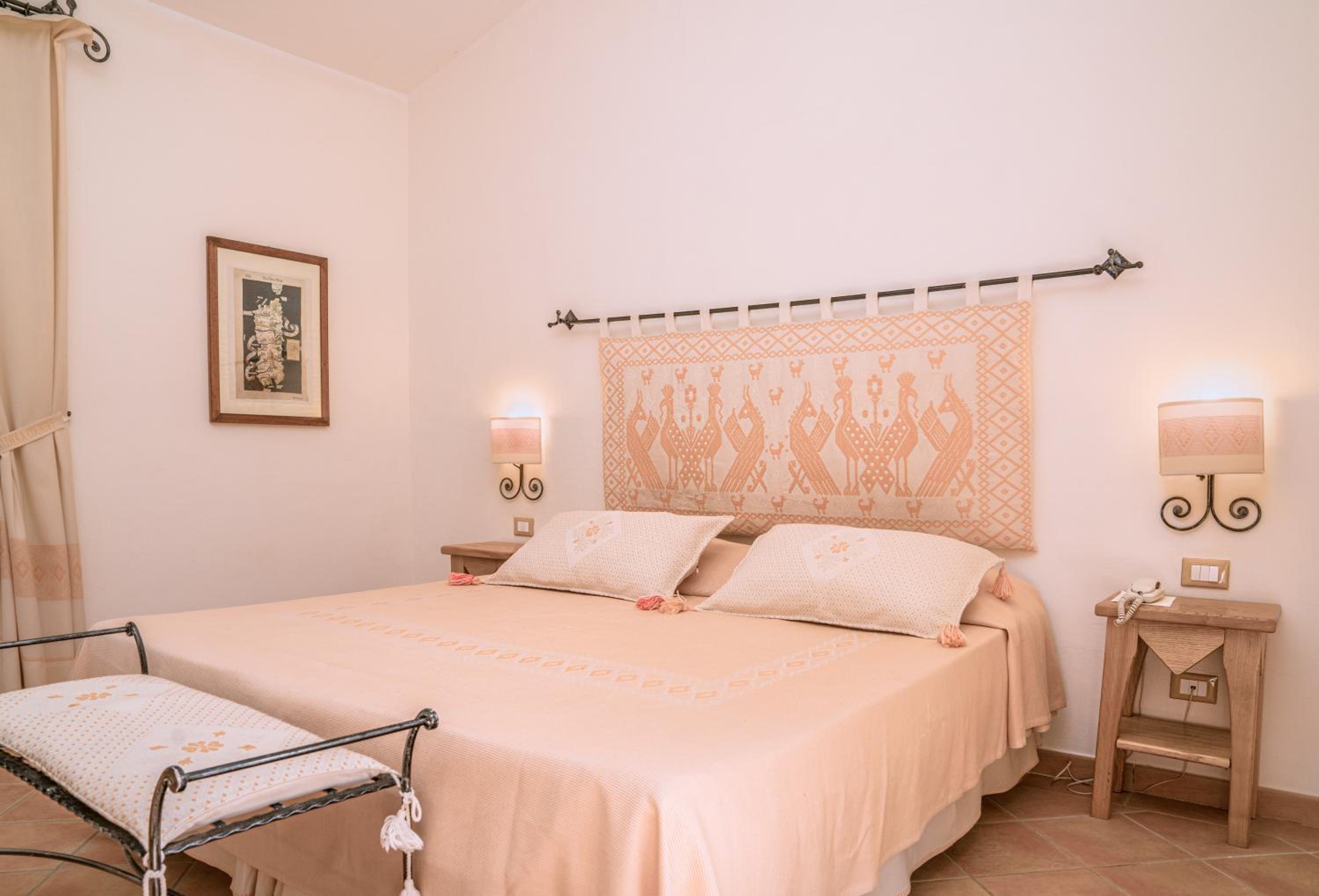 Double or Twin Room with View - Photo 5