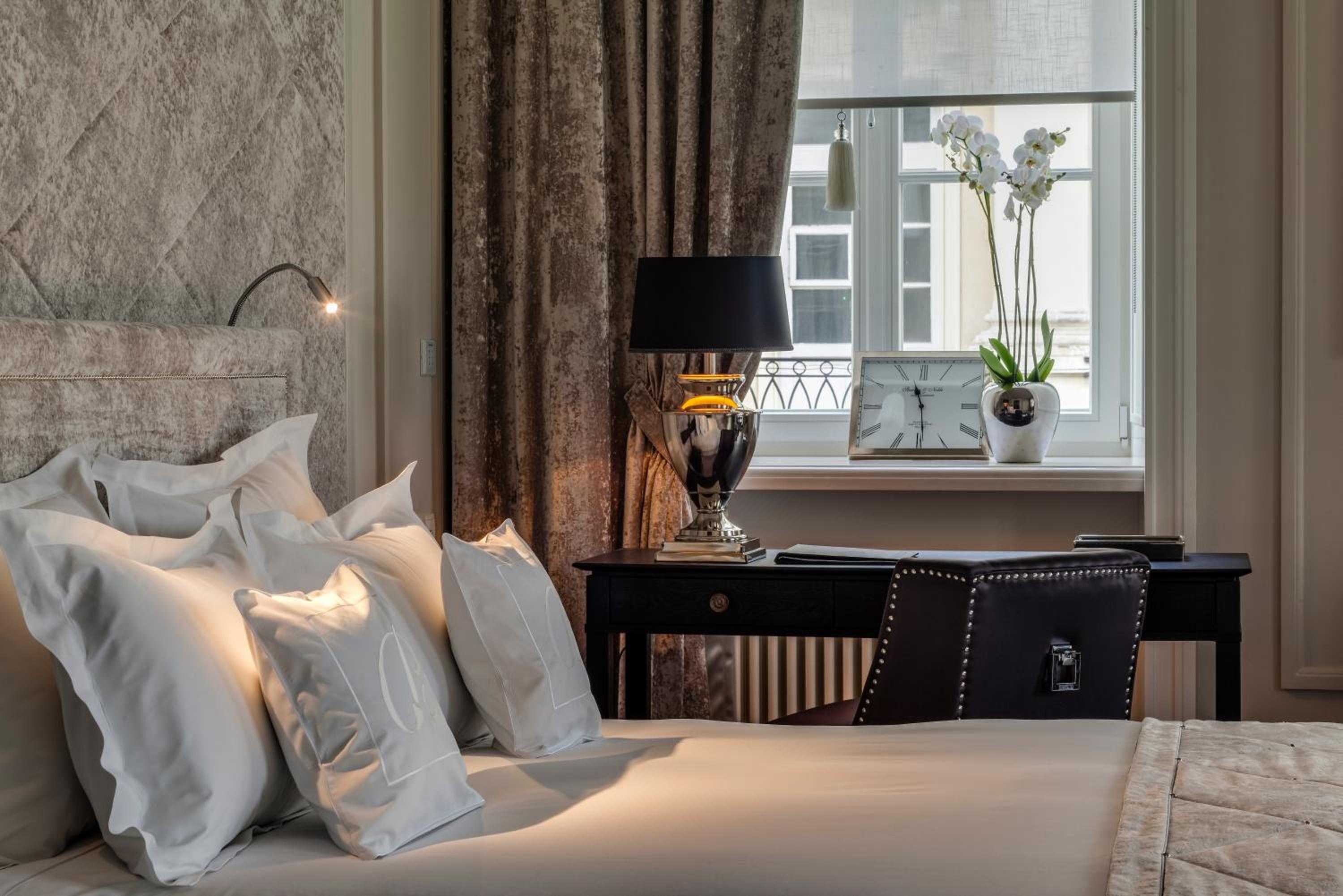 Classic Queen Room