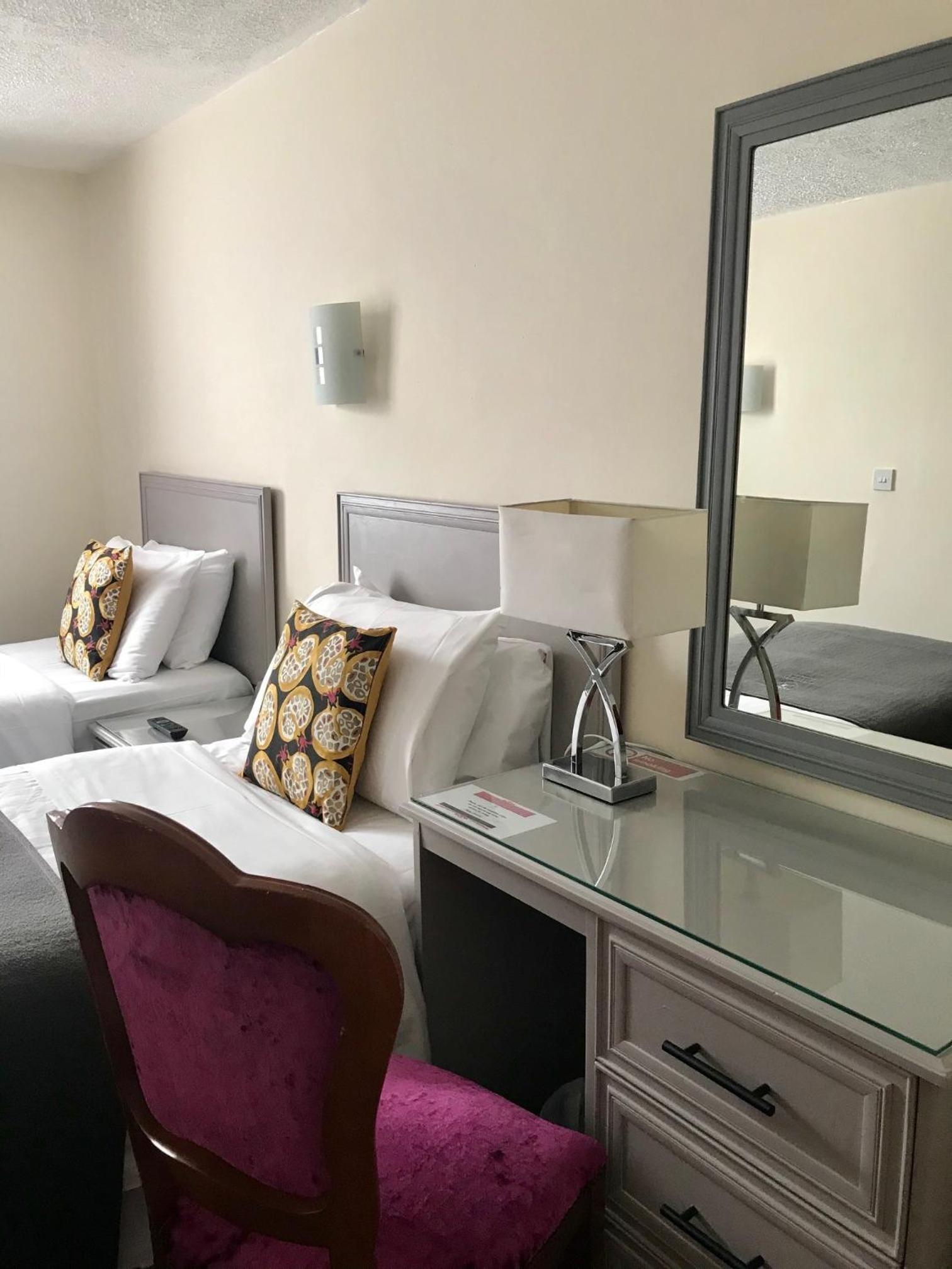 Twin Room photo 2