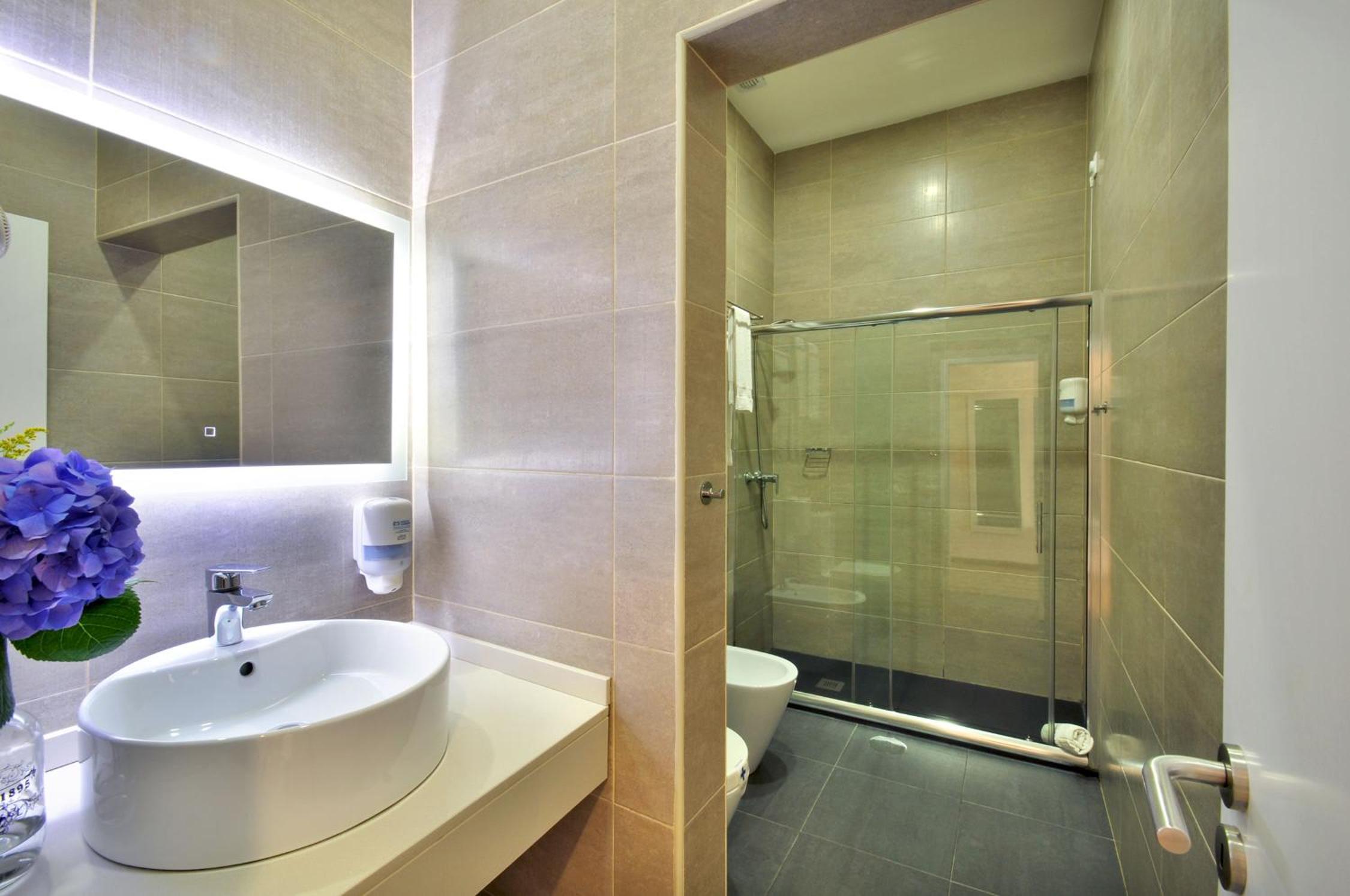 Suite - Photo 4