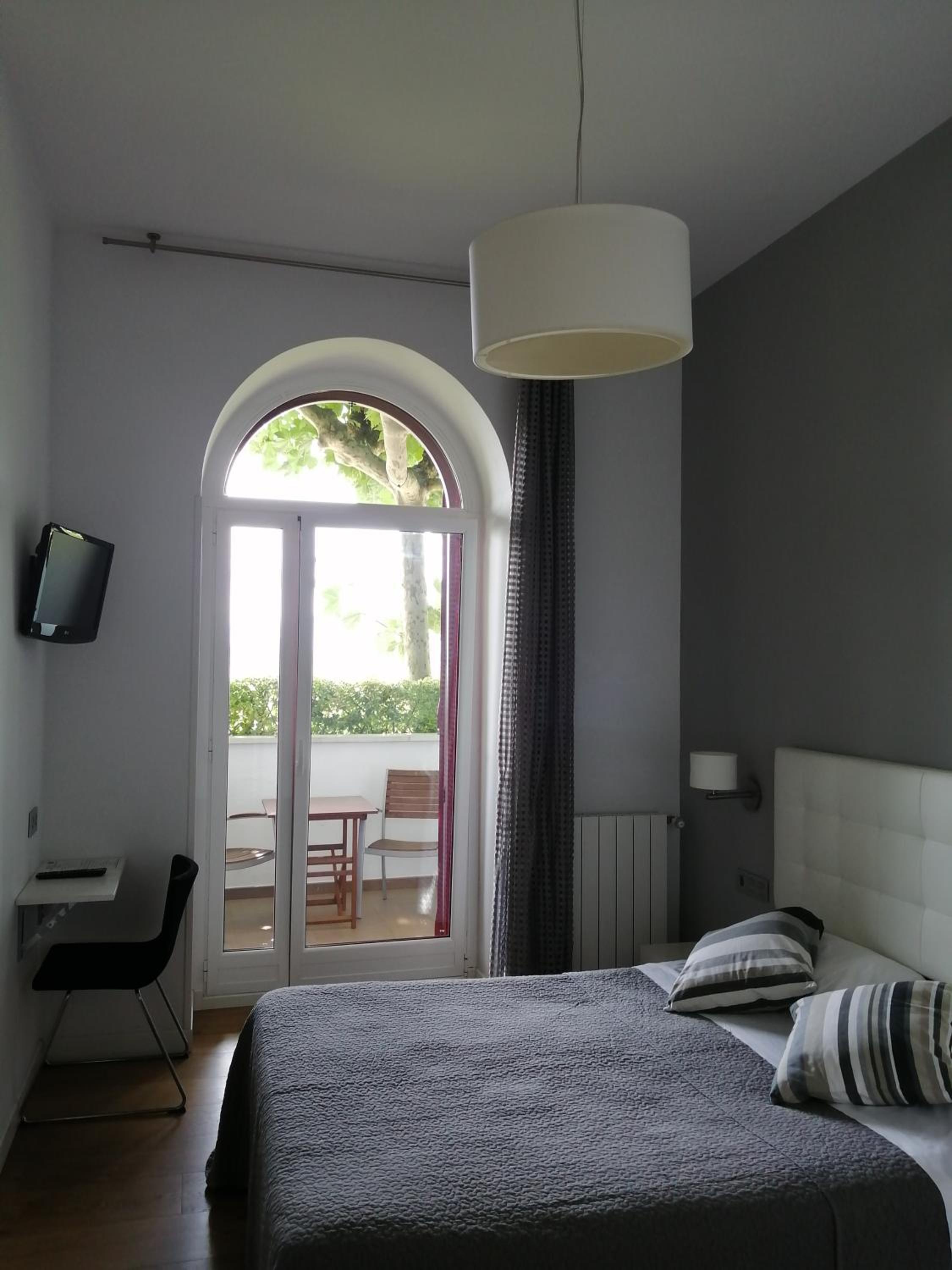 Double or Twin Room with Private Bathroom - Photo 5