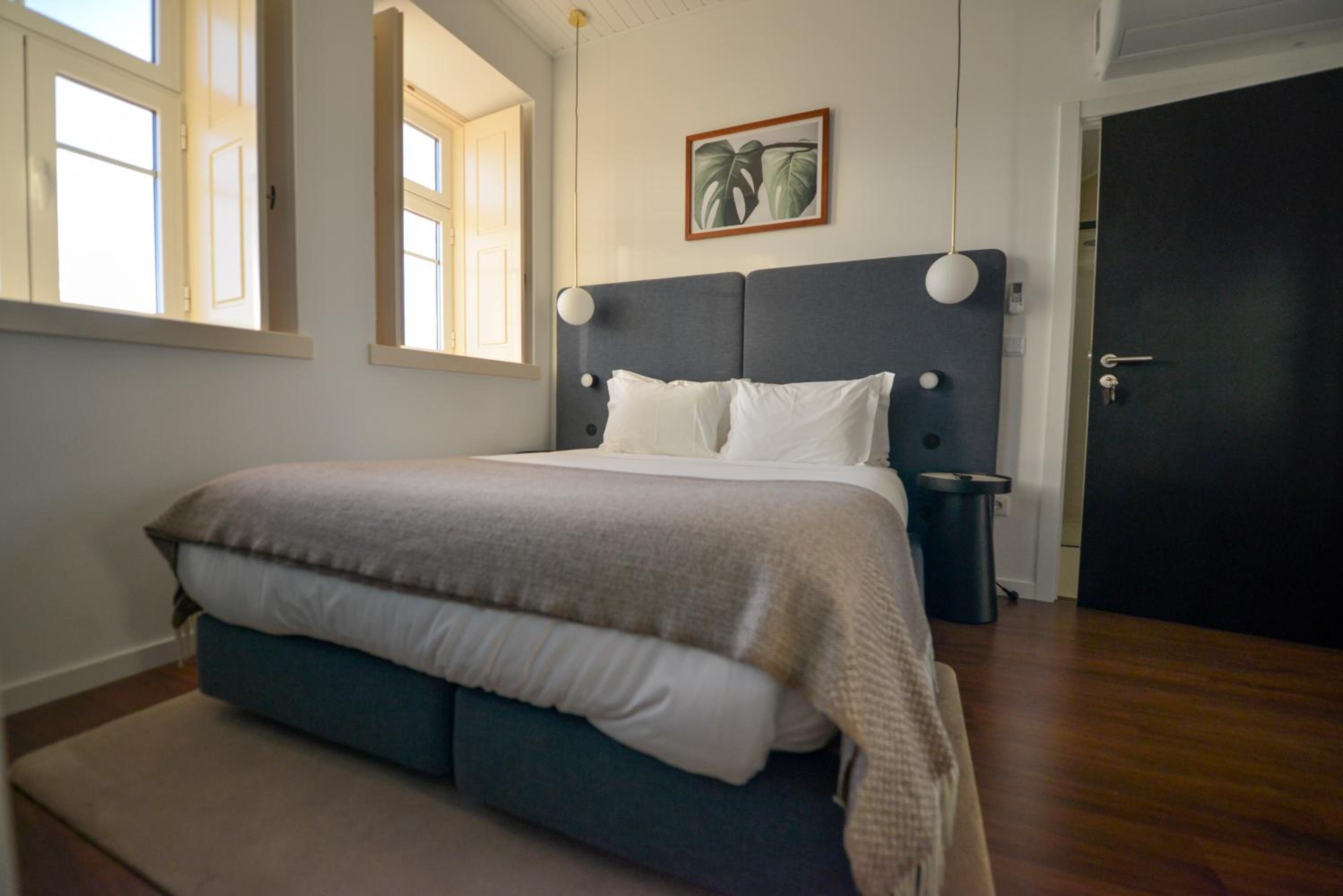 Deluxe Triple Room with Castle View - Photo 5
