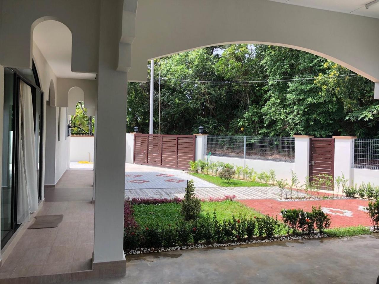 Villa photo 2