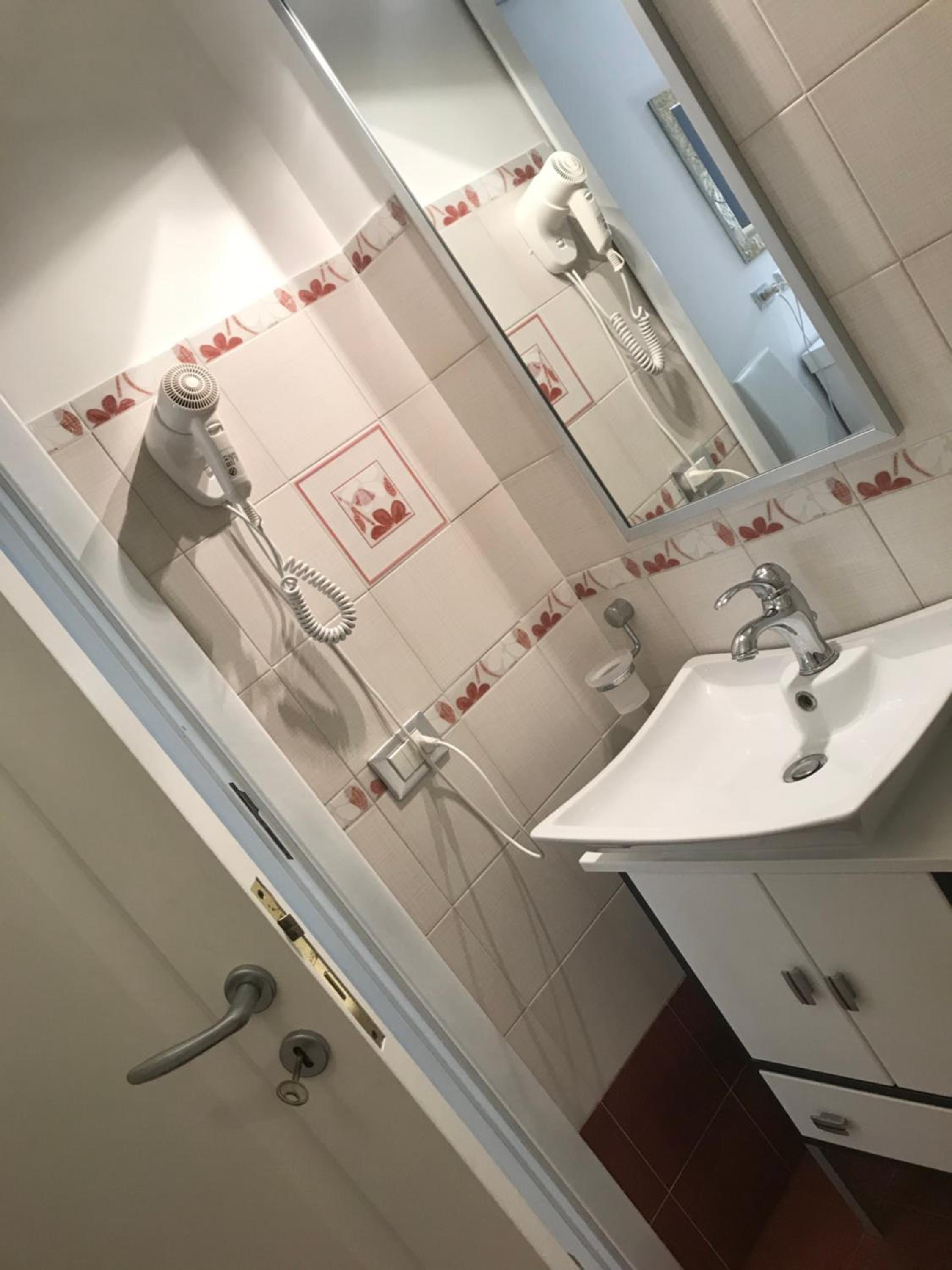Deluxe Room - Photo 2