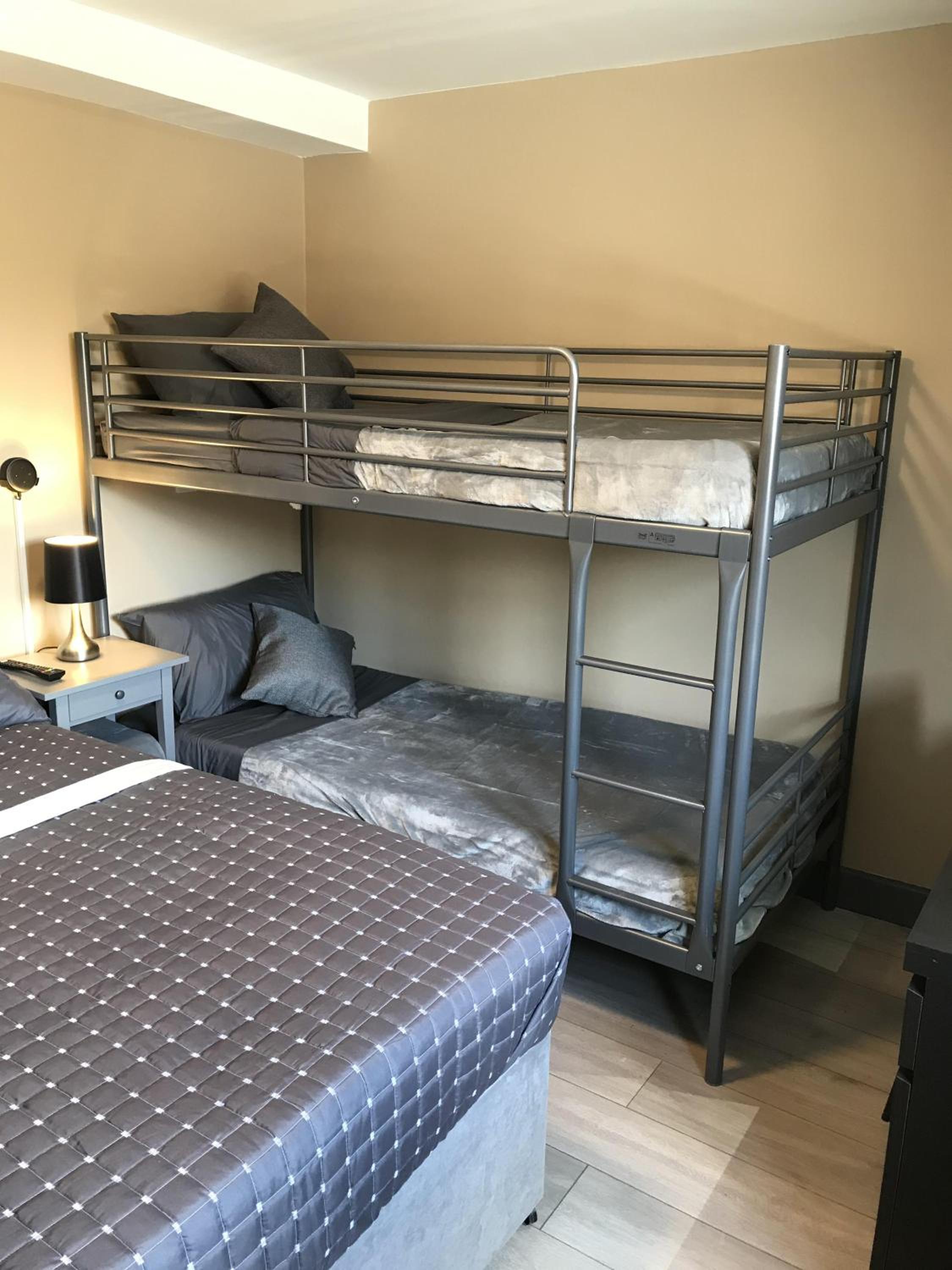 Standard Quadruple Room - Photo 9