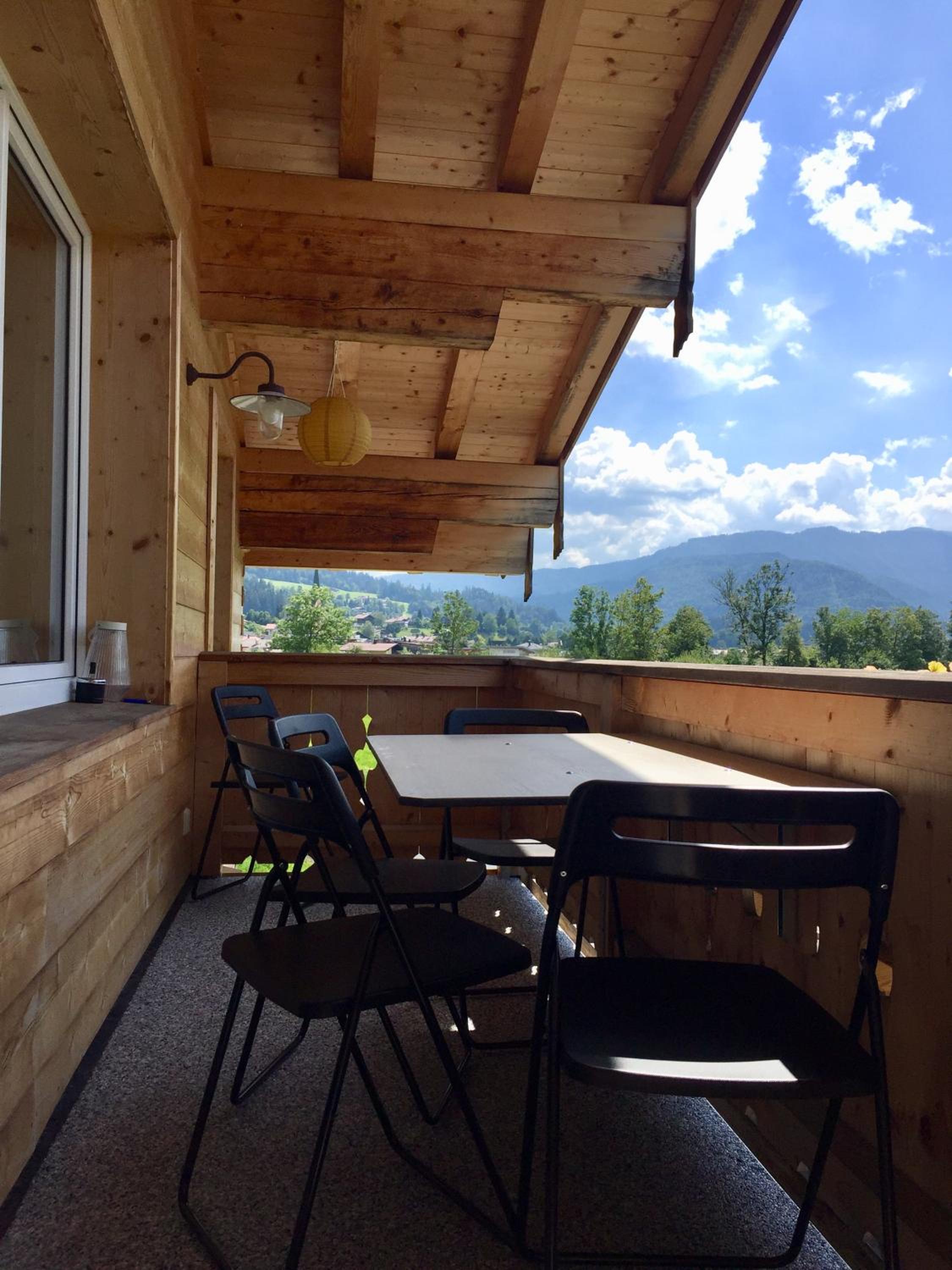 Apartment with Mountain View photo 3