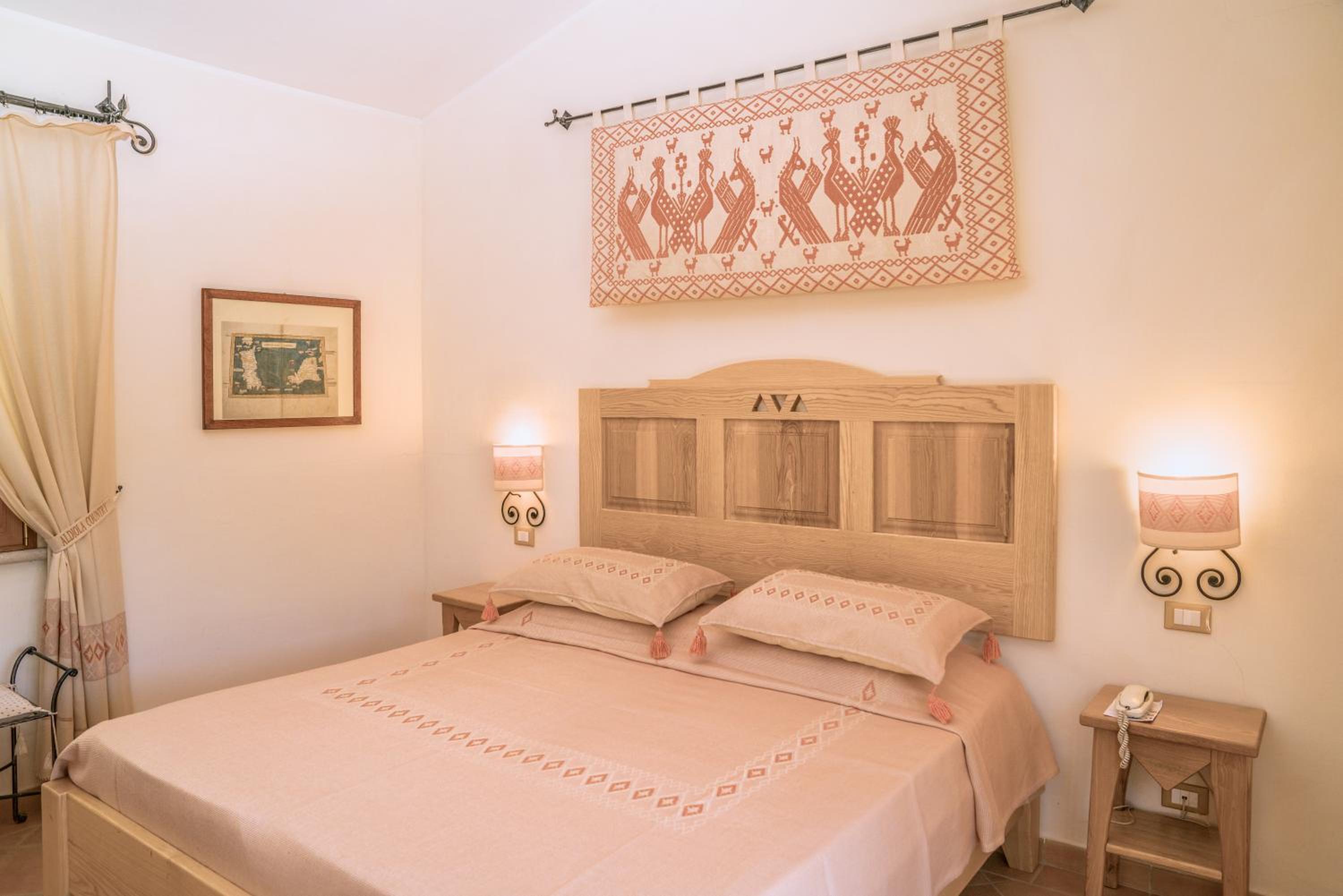 Superior Double Room with Lake View - Photo 10