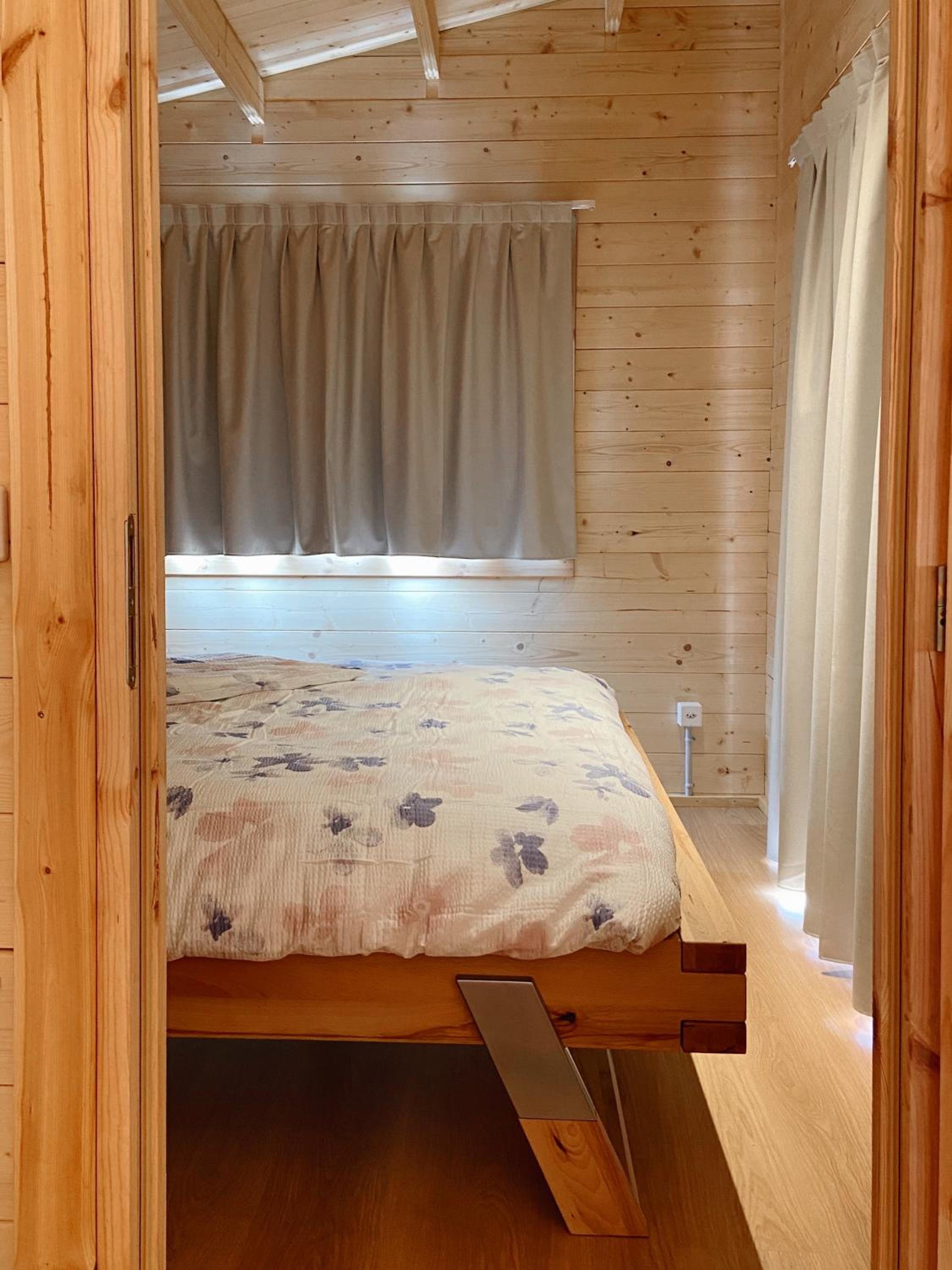 One-bedroom Chalet with Private Bathroom photo 2