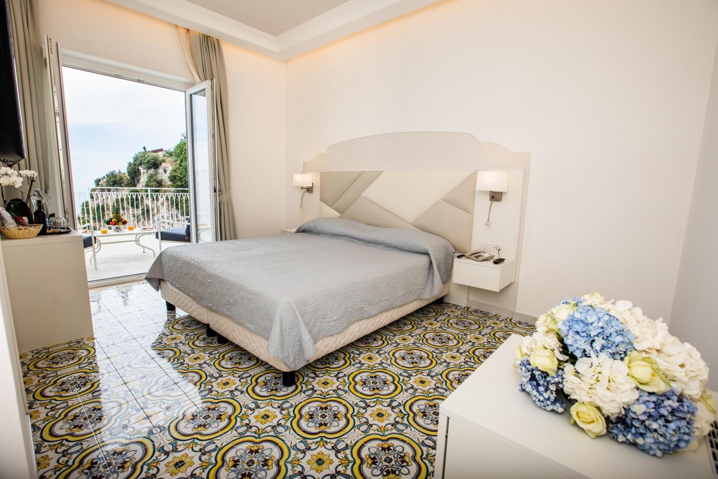 Deluxe Double Room with Balcony - Photo 1