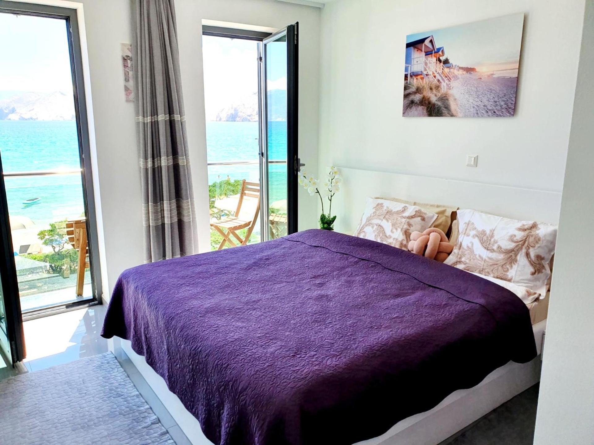 Apartment with Sea View - Photo 18