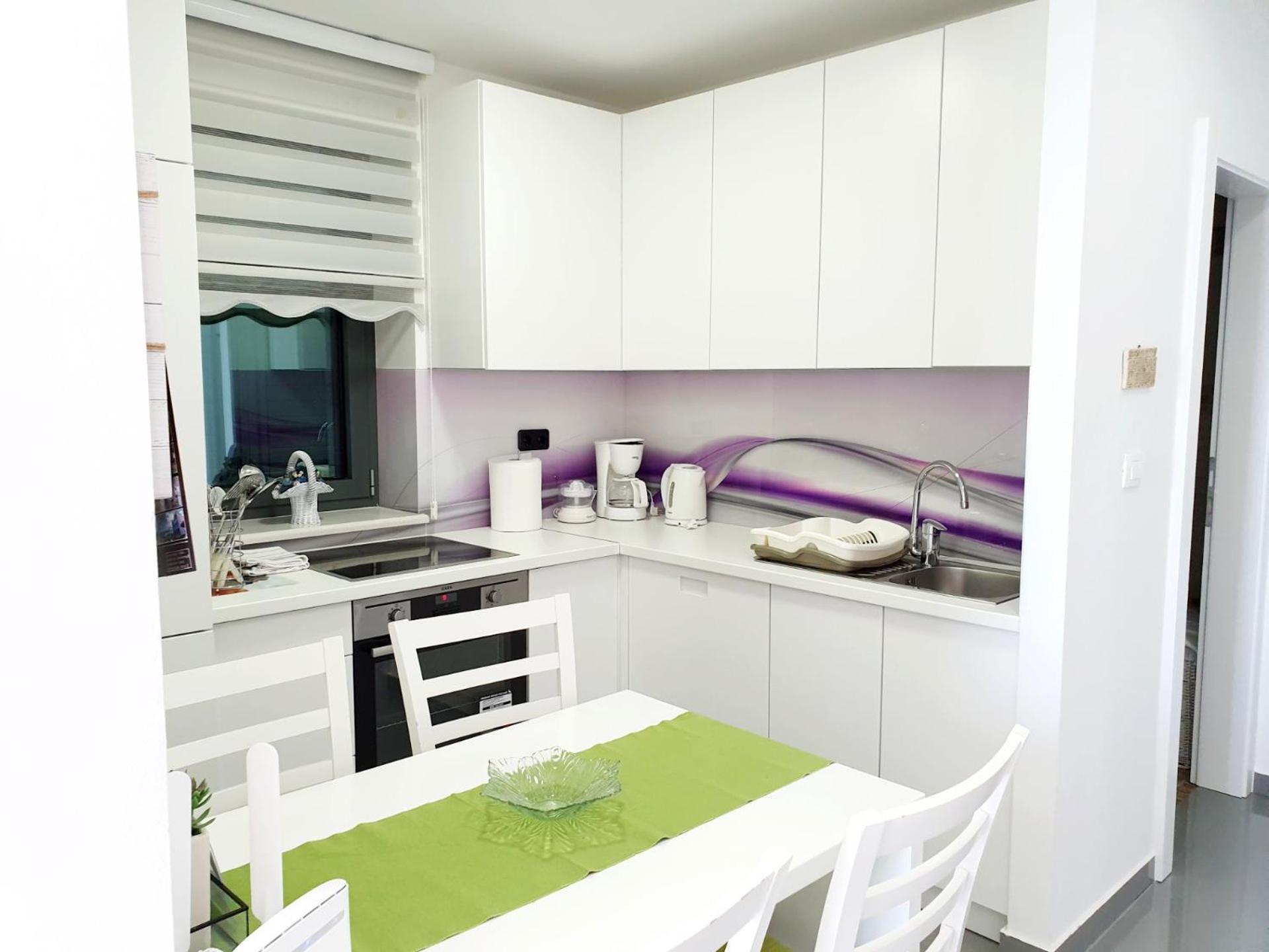Apartment with Sea View - Photo 11