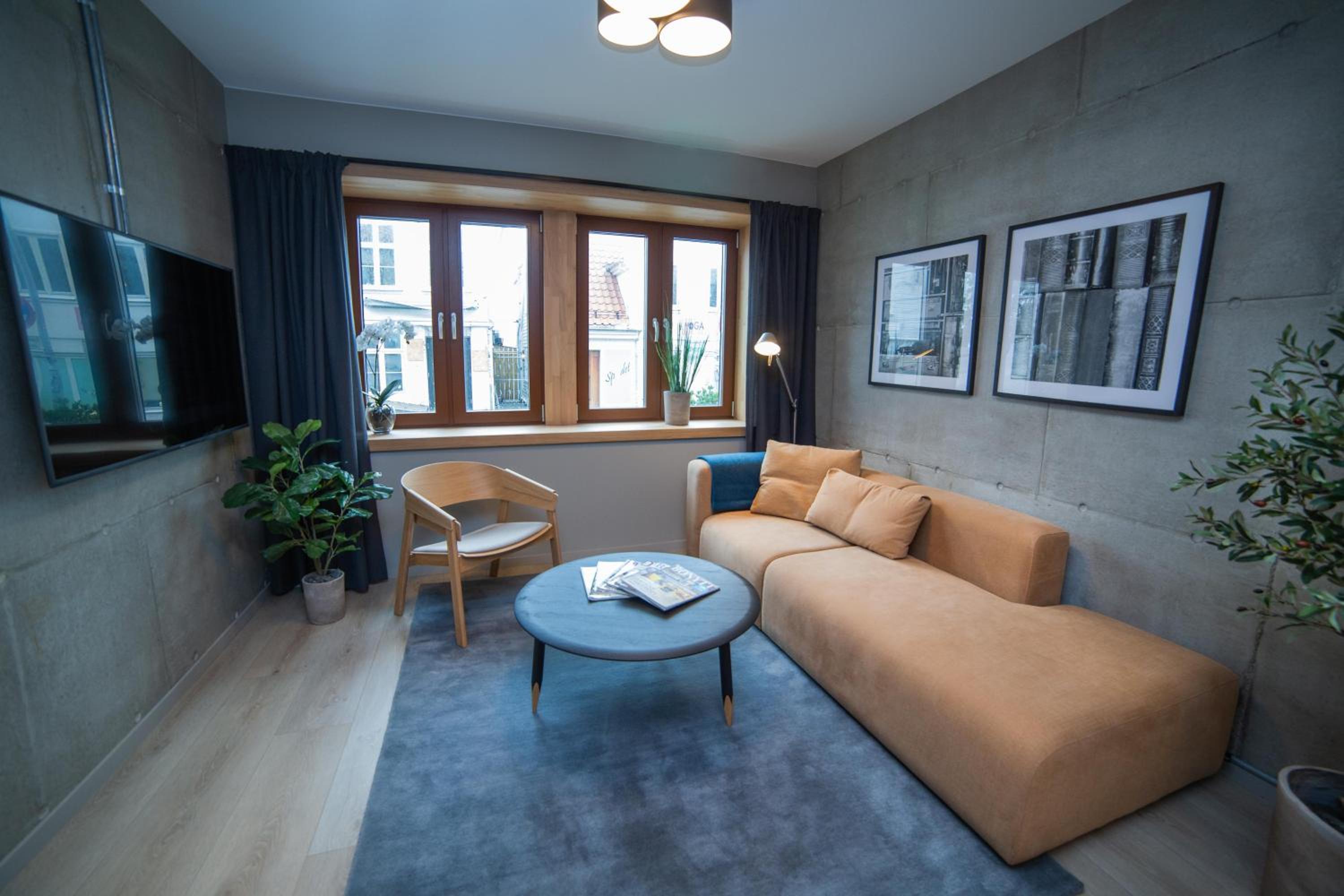 One-Bedroom Apartment