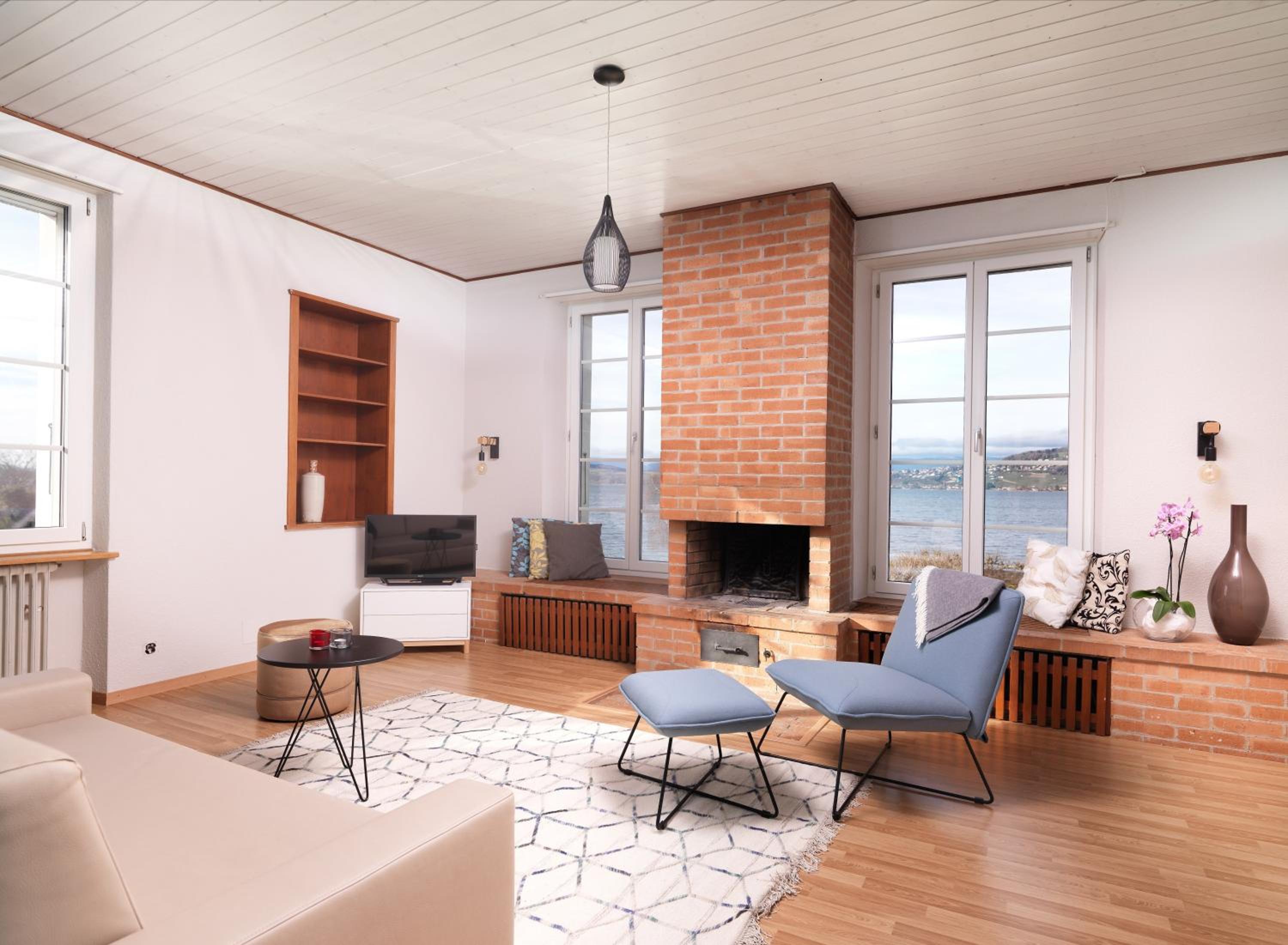 Apartment with Lake View photo 1