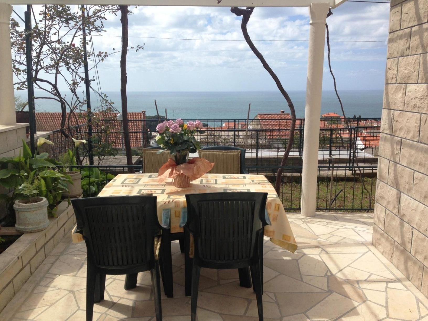 One-Bedroom Apartment with Sea View