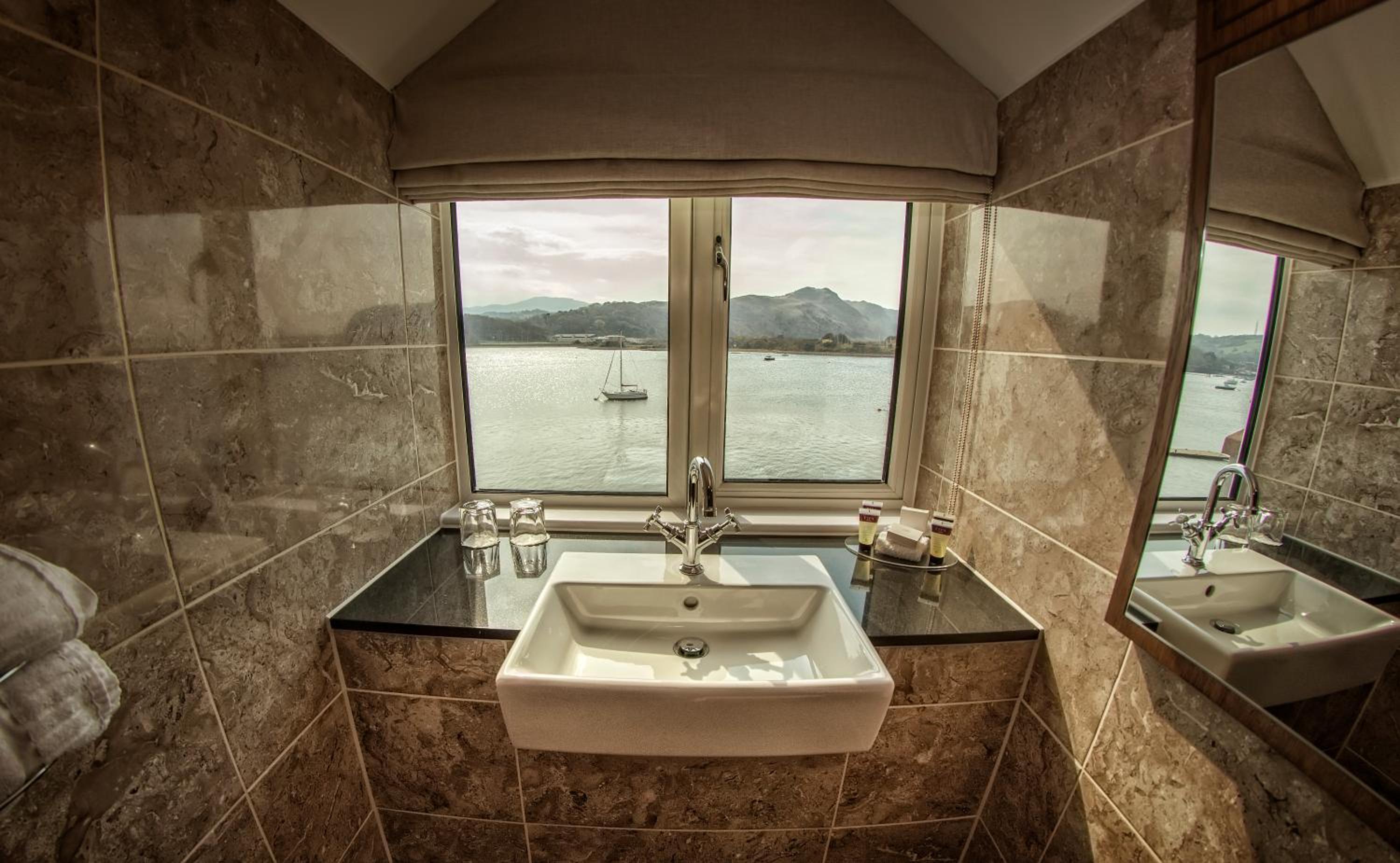 Double Room with Sea View - Photo 5
