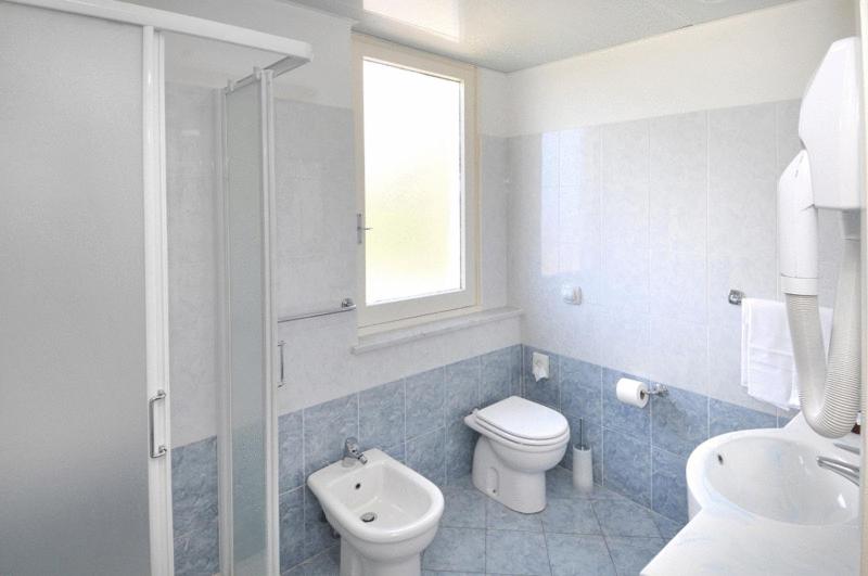 Triple Room with Garden View photo 2