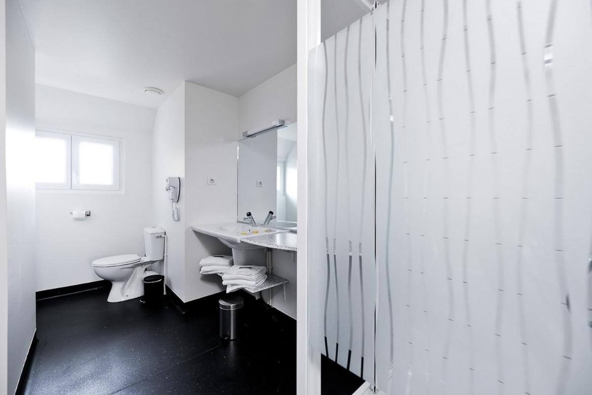 Double or Twin Room - Photo 5