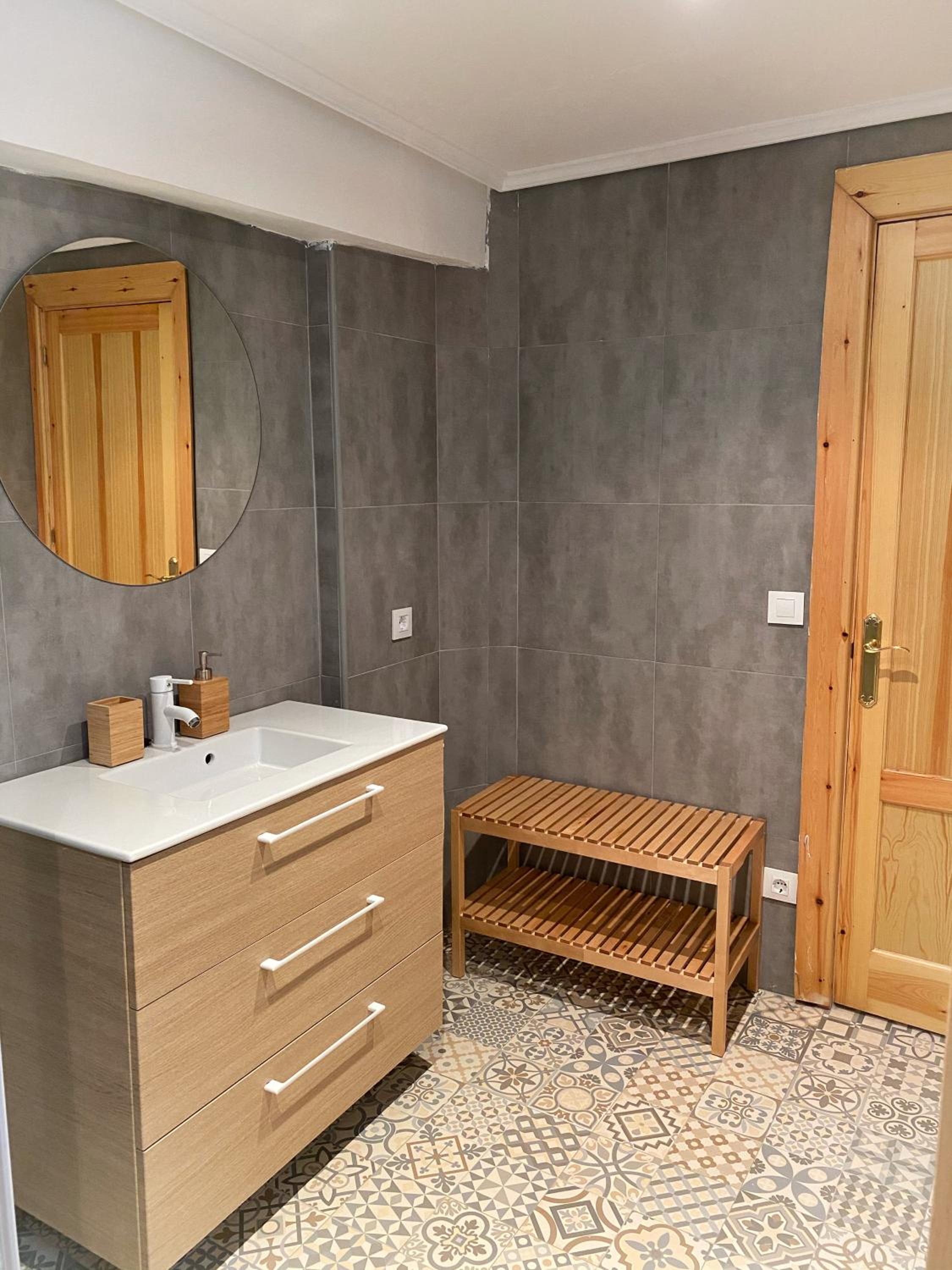Two-Bedroom Apartment - Photo 9