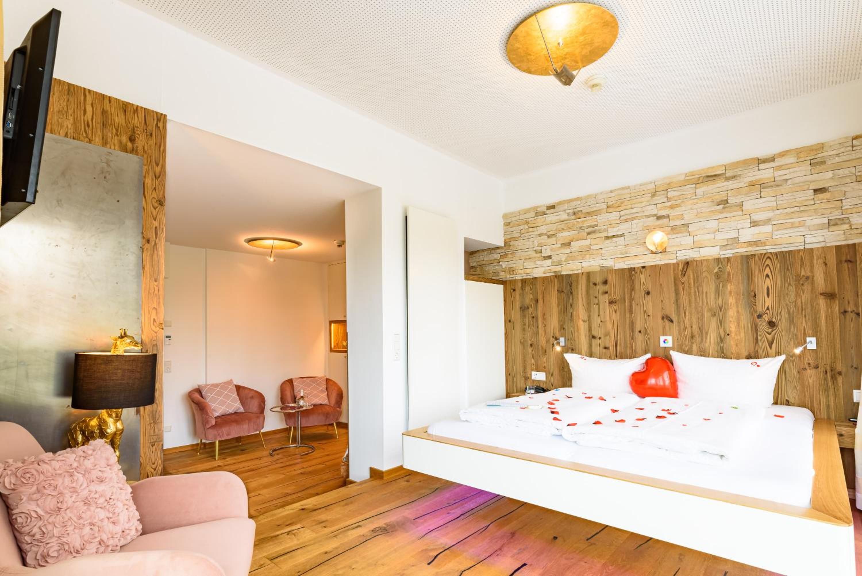Swiss Mountain Comfort Suite - Photo 2