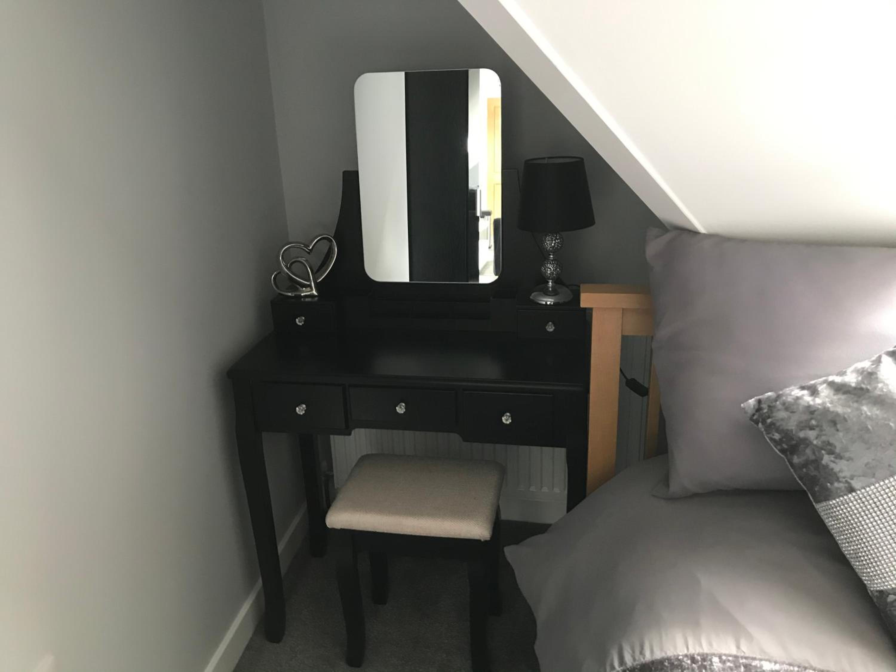 Deluxe King Suite photo 2