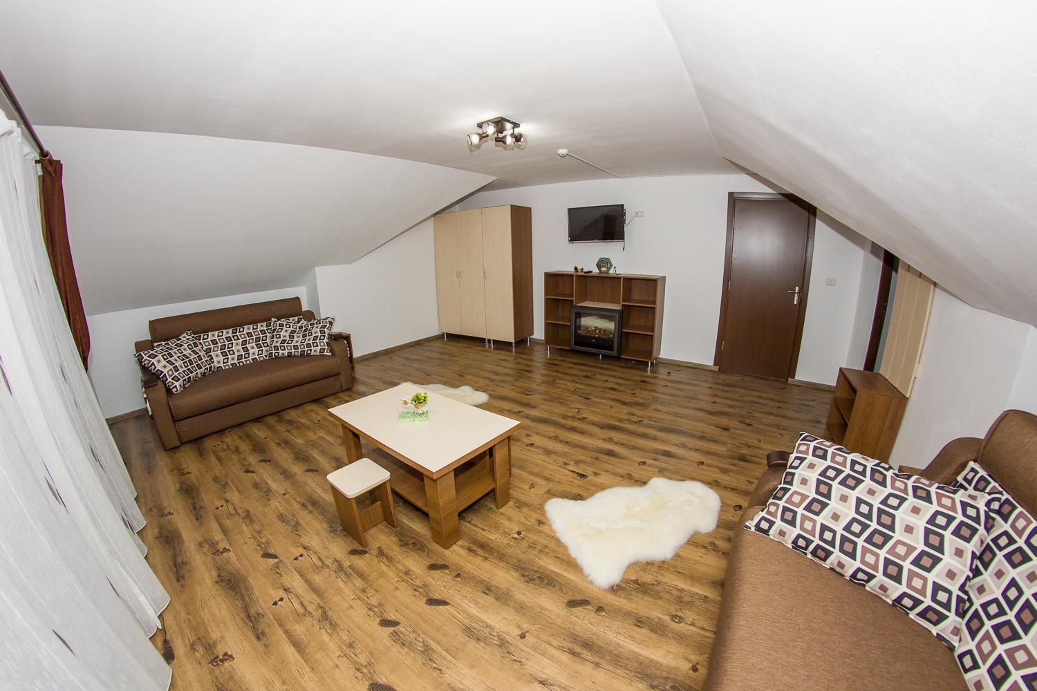 Apartment with Mountain View - Photo 1