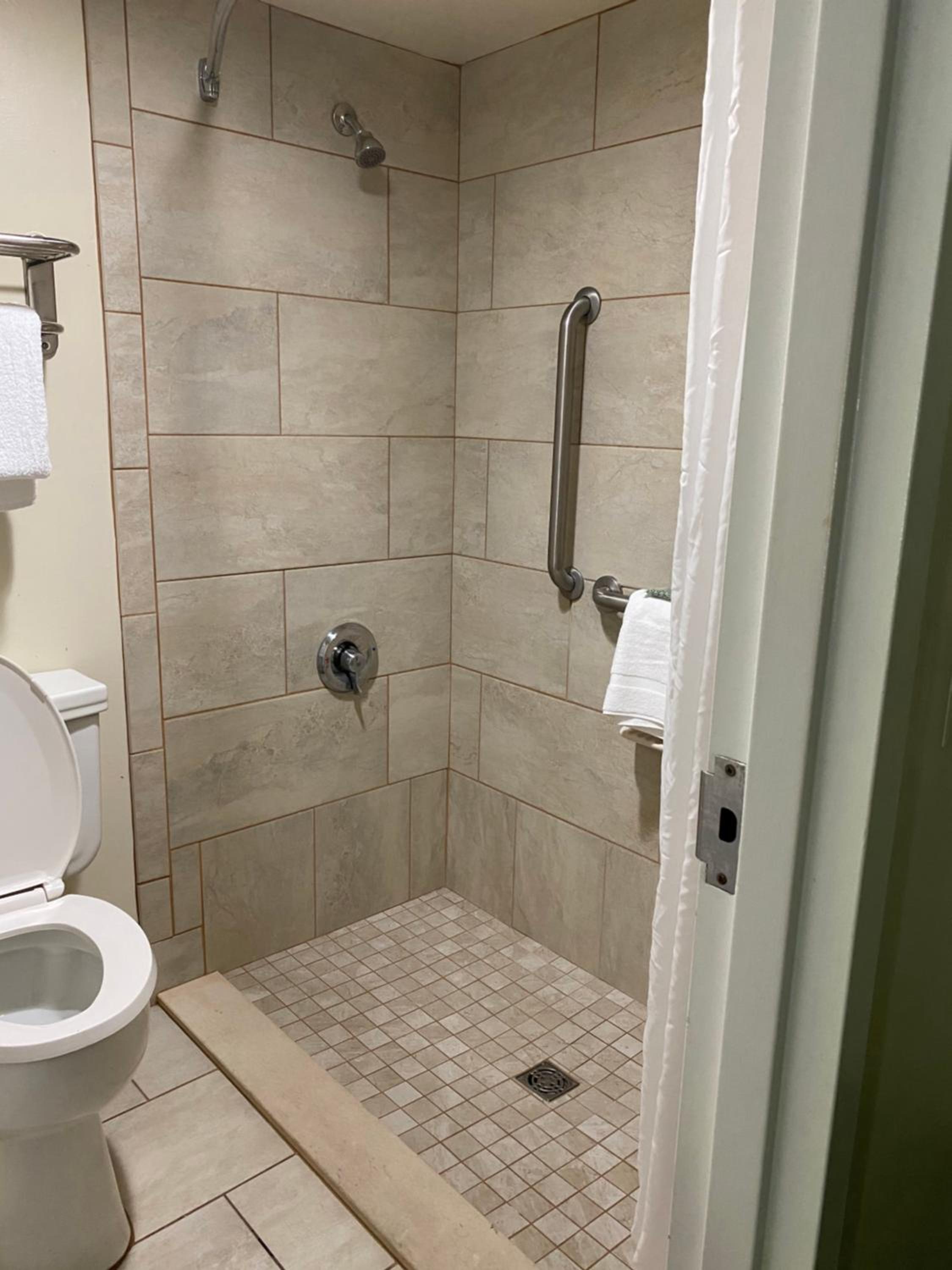 Double Room - Disability Access/Non-Smoking - Photo 5