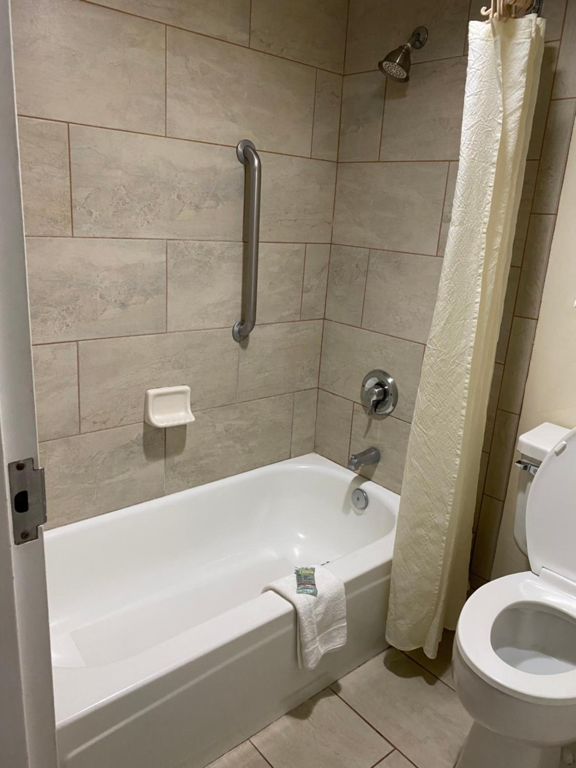 King Suite - Non-Smoking - Photo 13