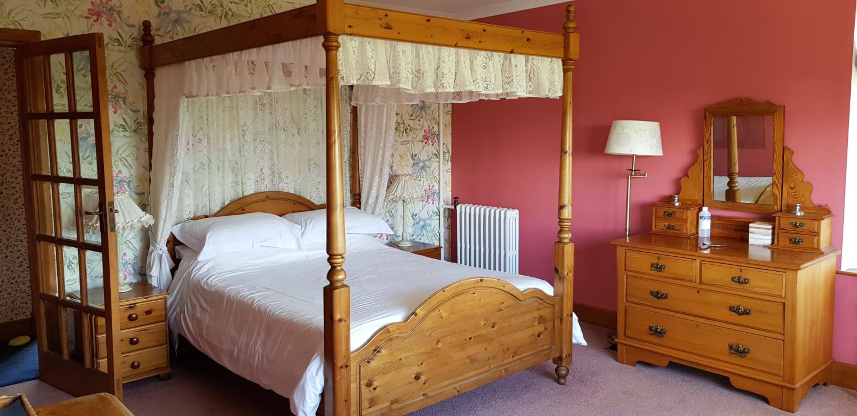 Deluxe King Room with Balcony photo 2