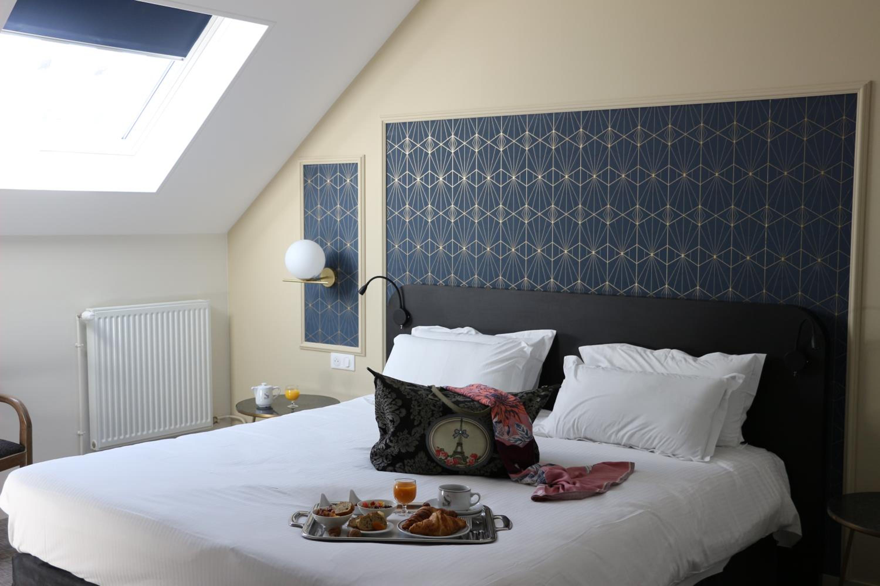 Attic Family Room - Photo 4