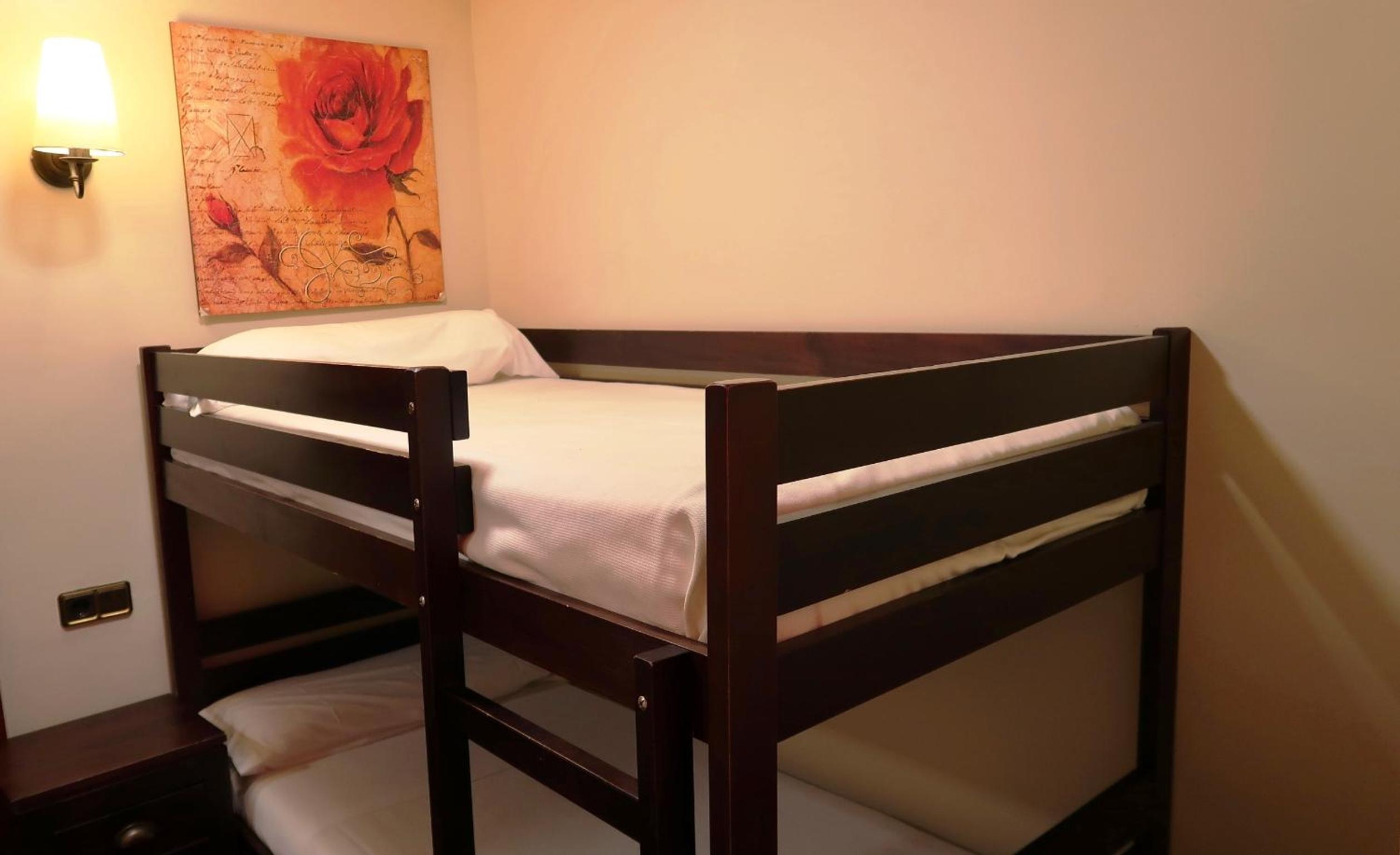 Quadruple Room - Photo 5