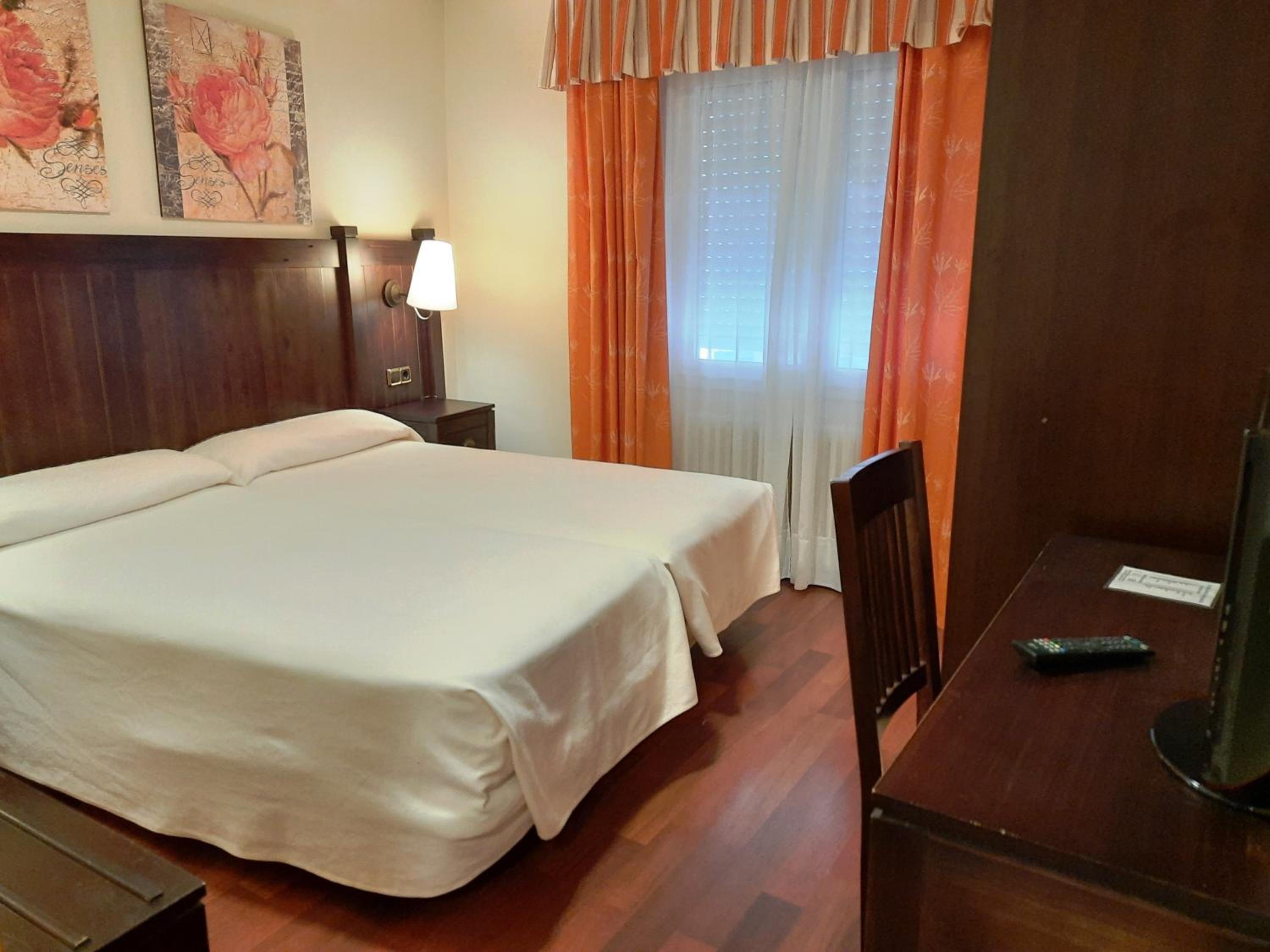 Quadruple Room - Photo 1