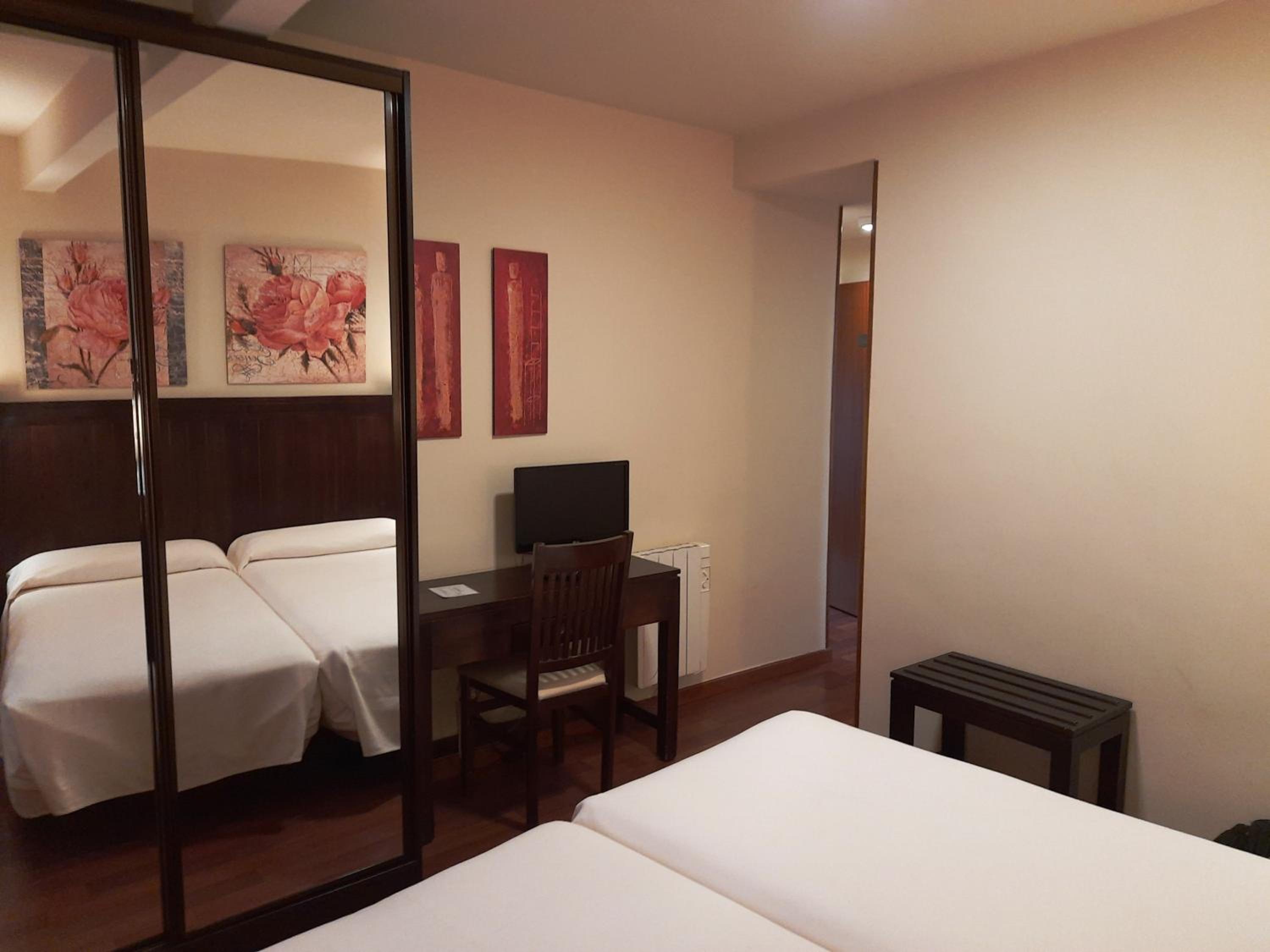 Quadruple Room - Photo 4