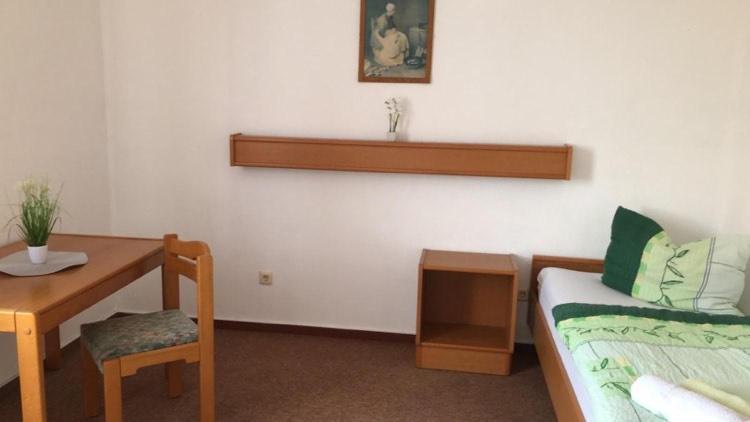 Single Room with Private Bathroom photo 1