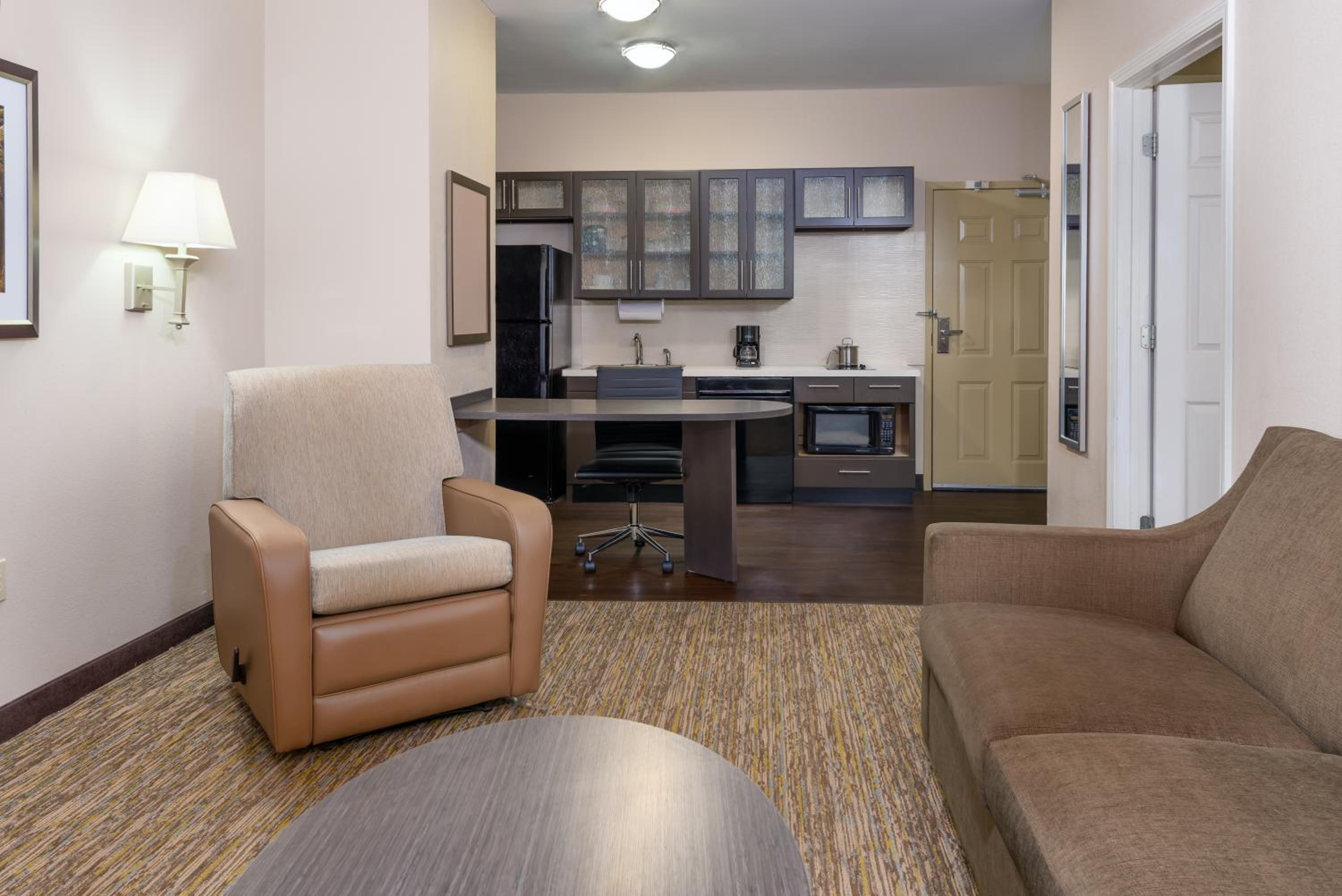 One-Bedroom King Suite with Sofa Bed - Photo 3