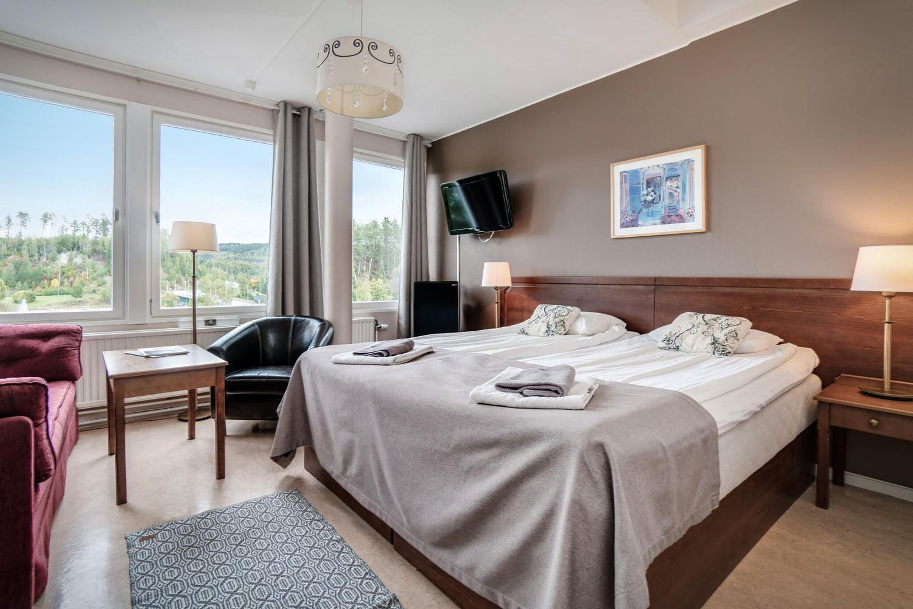 Double or Twin Room with Sofa Bed photo 1