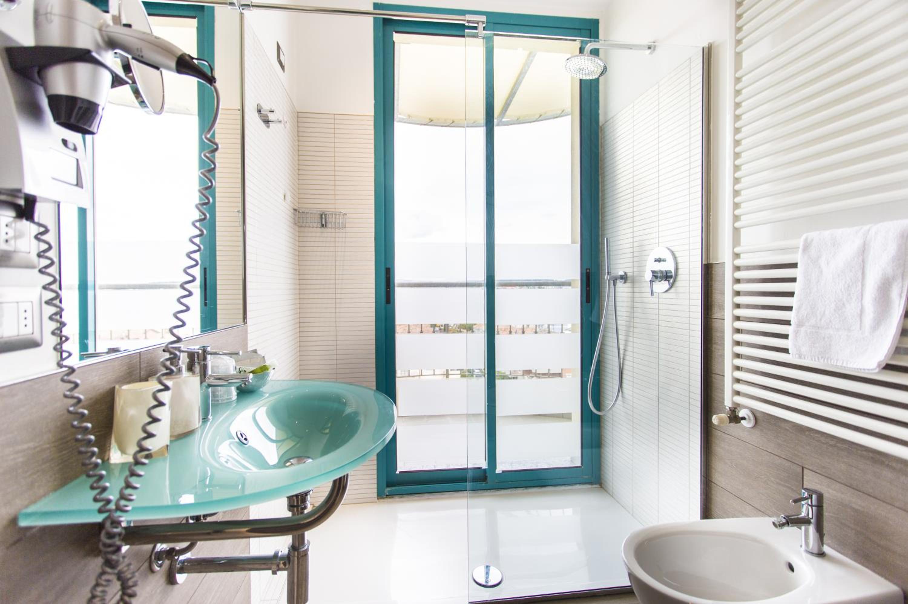 Superior Double Room with Balcony - Photo 7