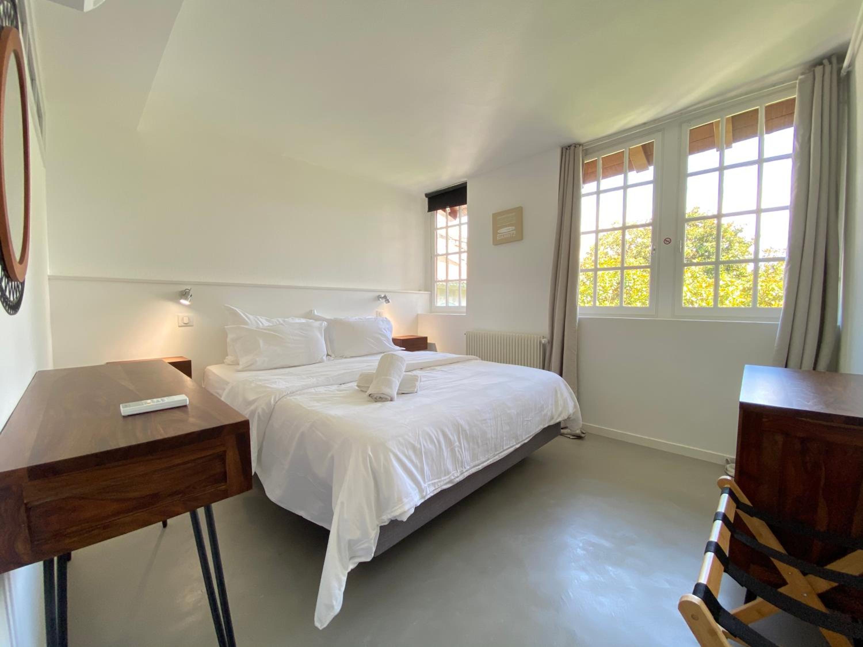 One-Bedroom Apartment - Photo 4