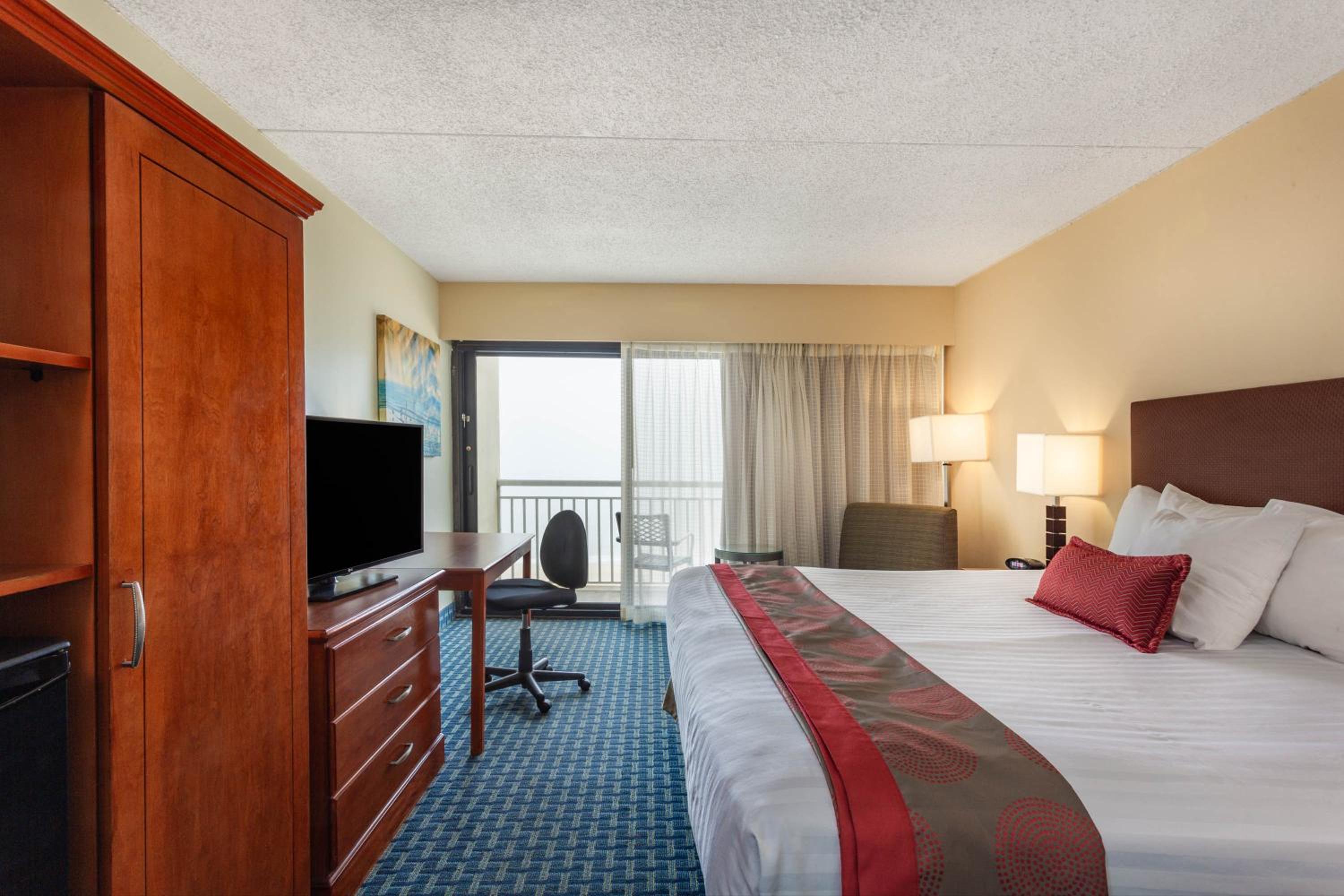 King Room with Oceanfront View - Non-Smoking - Photo 8