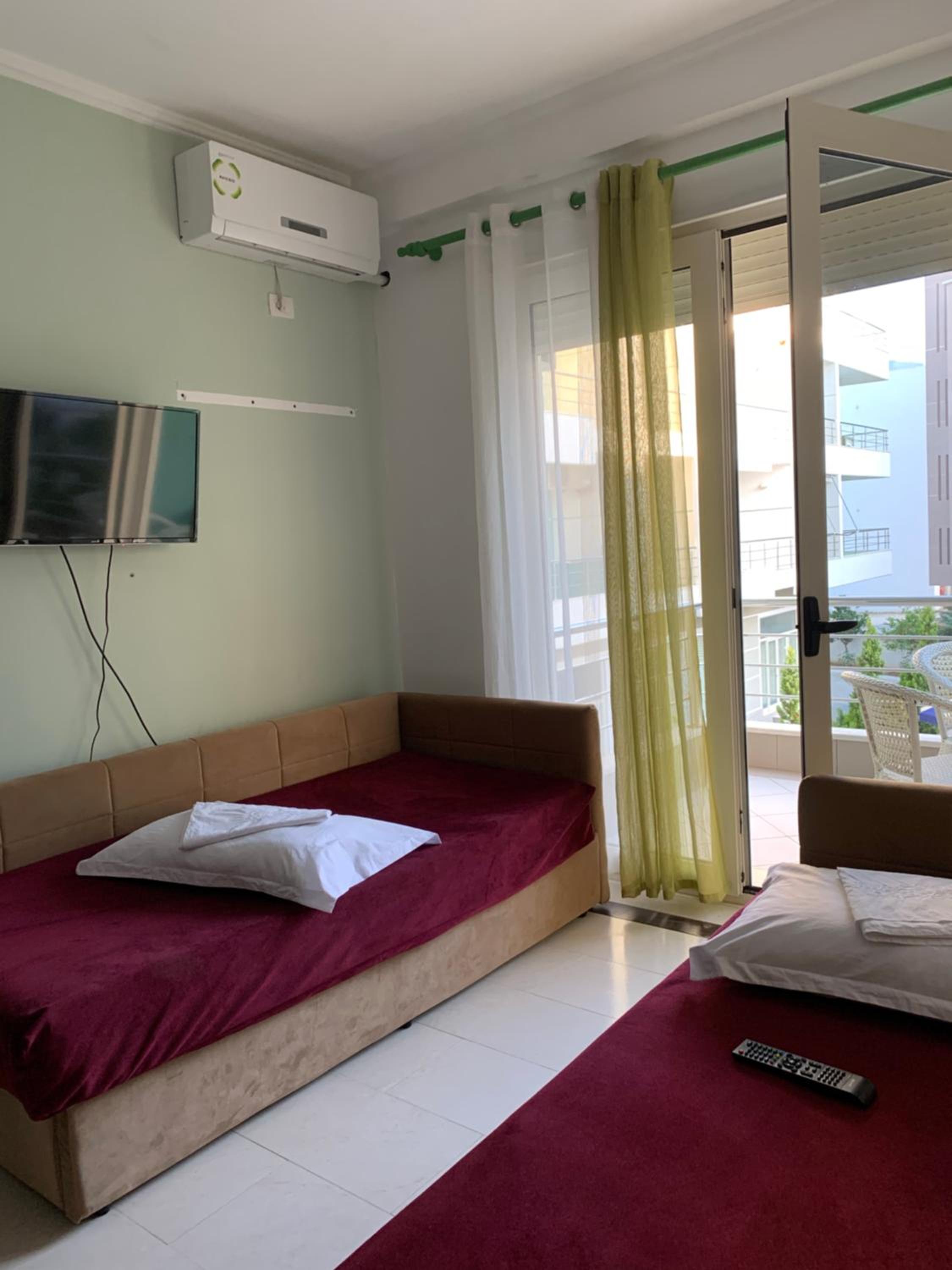 One-Bedroom Apartment photo 1