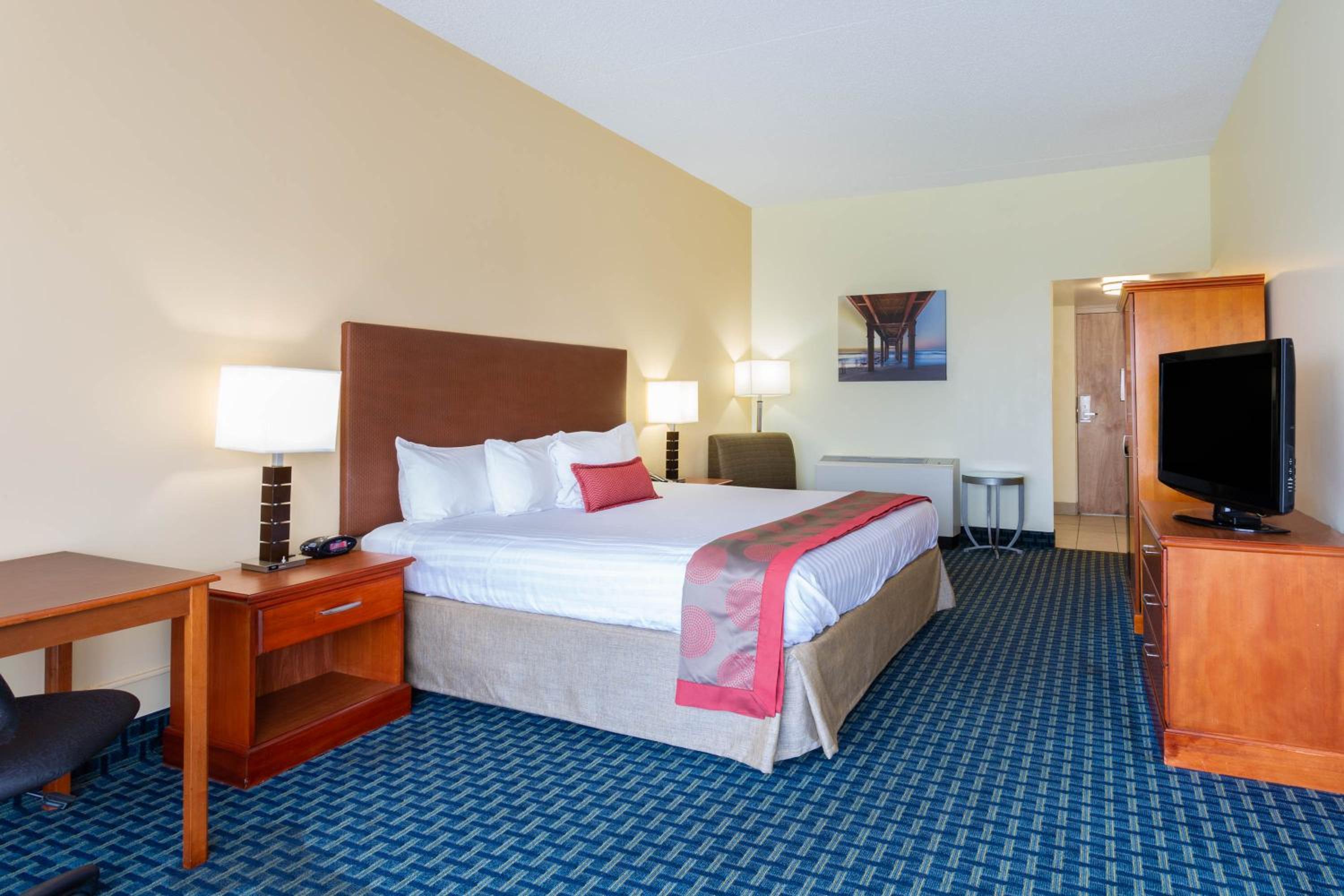 King Room with Oceanfront View - Non-Smoking - Photo 3