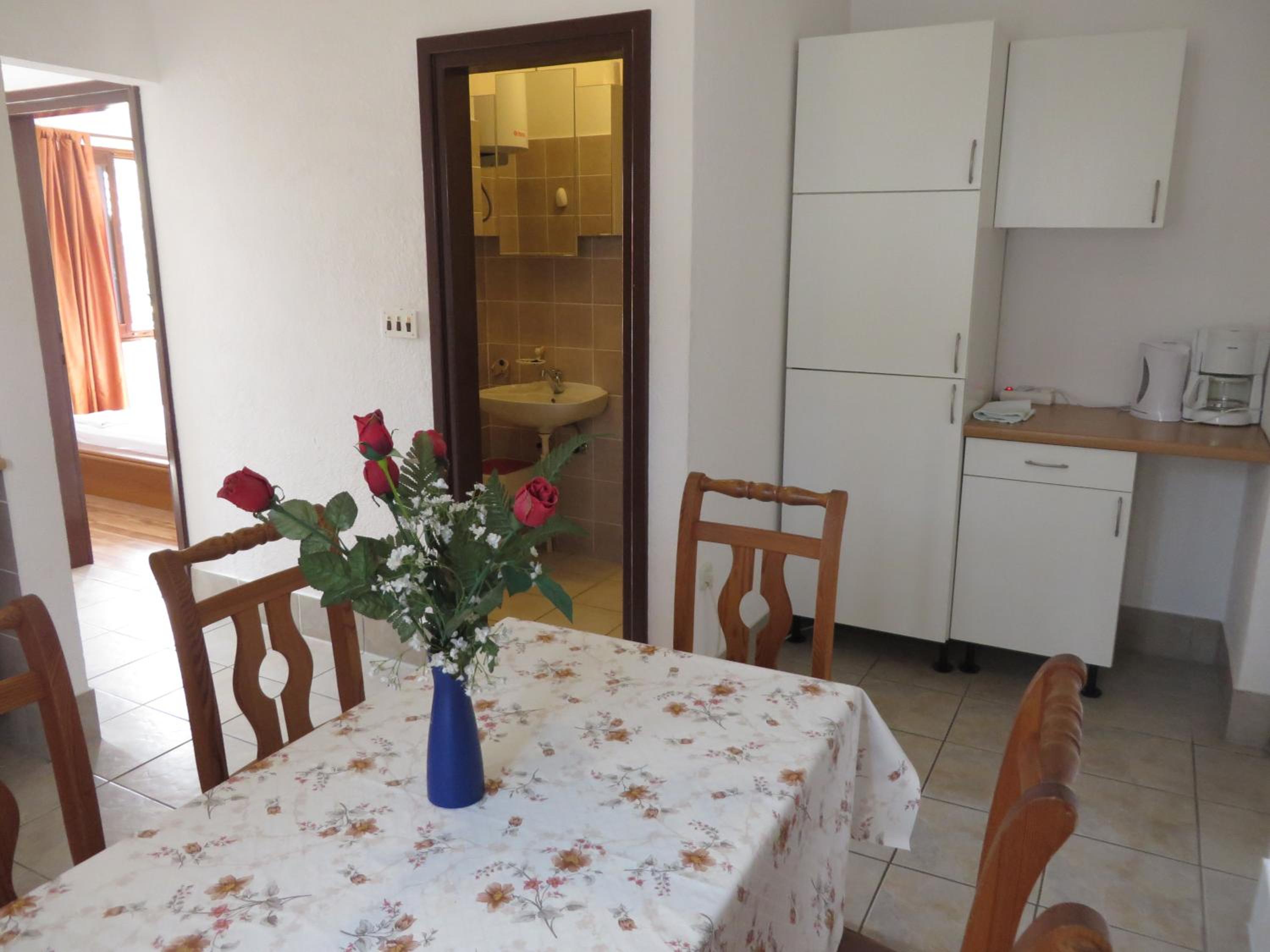 Apartment with Balcony photo 3