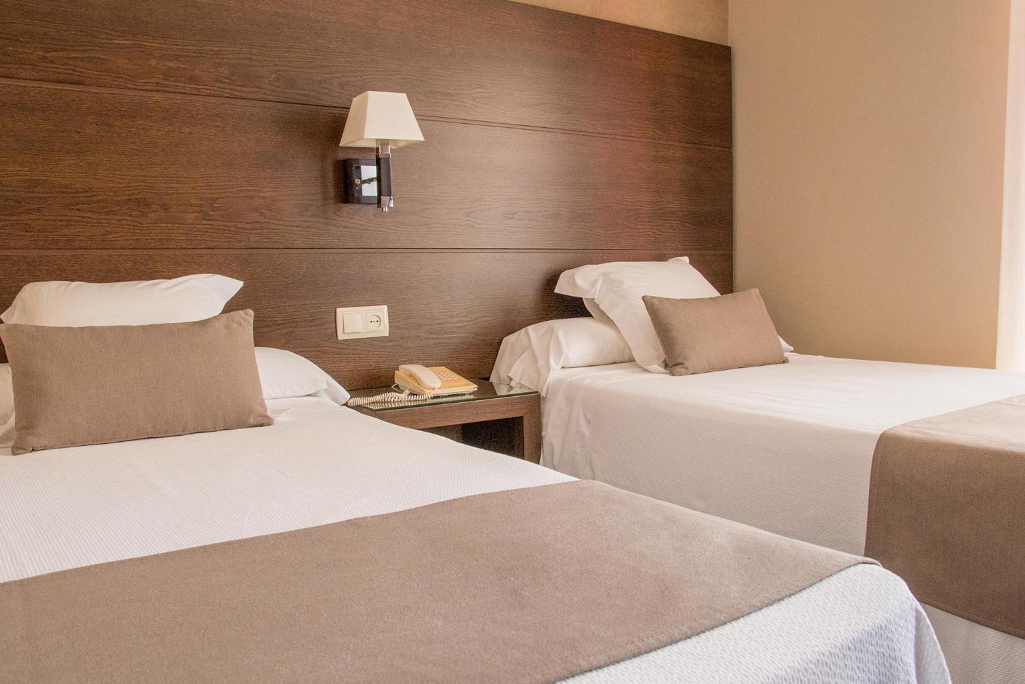 Double Or Twin Room photo 3